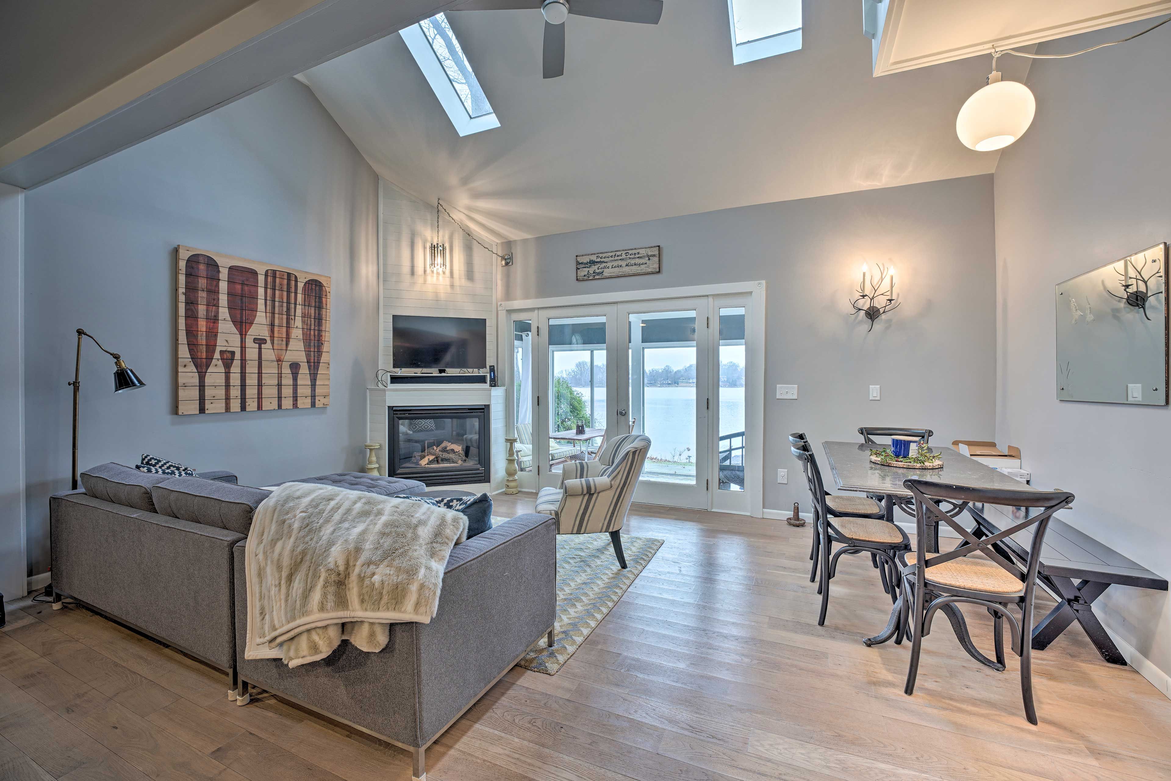 Living Room & Dining Area | 1st Floor | Gas Fireplace