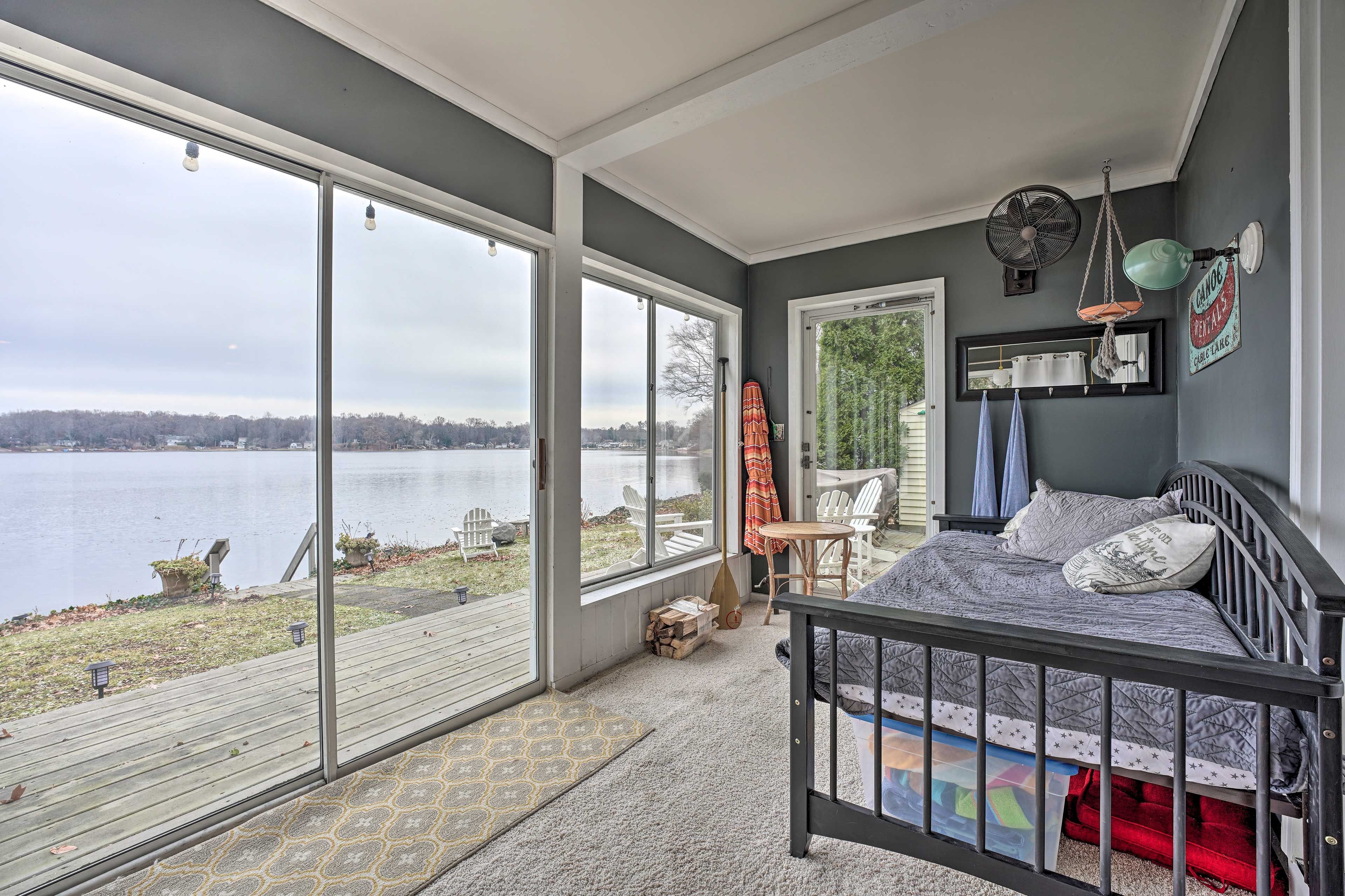 Screened Porch | 1st Floor | Twin Daybed