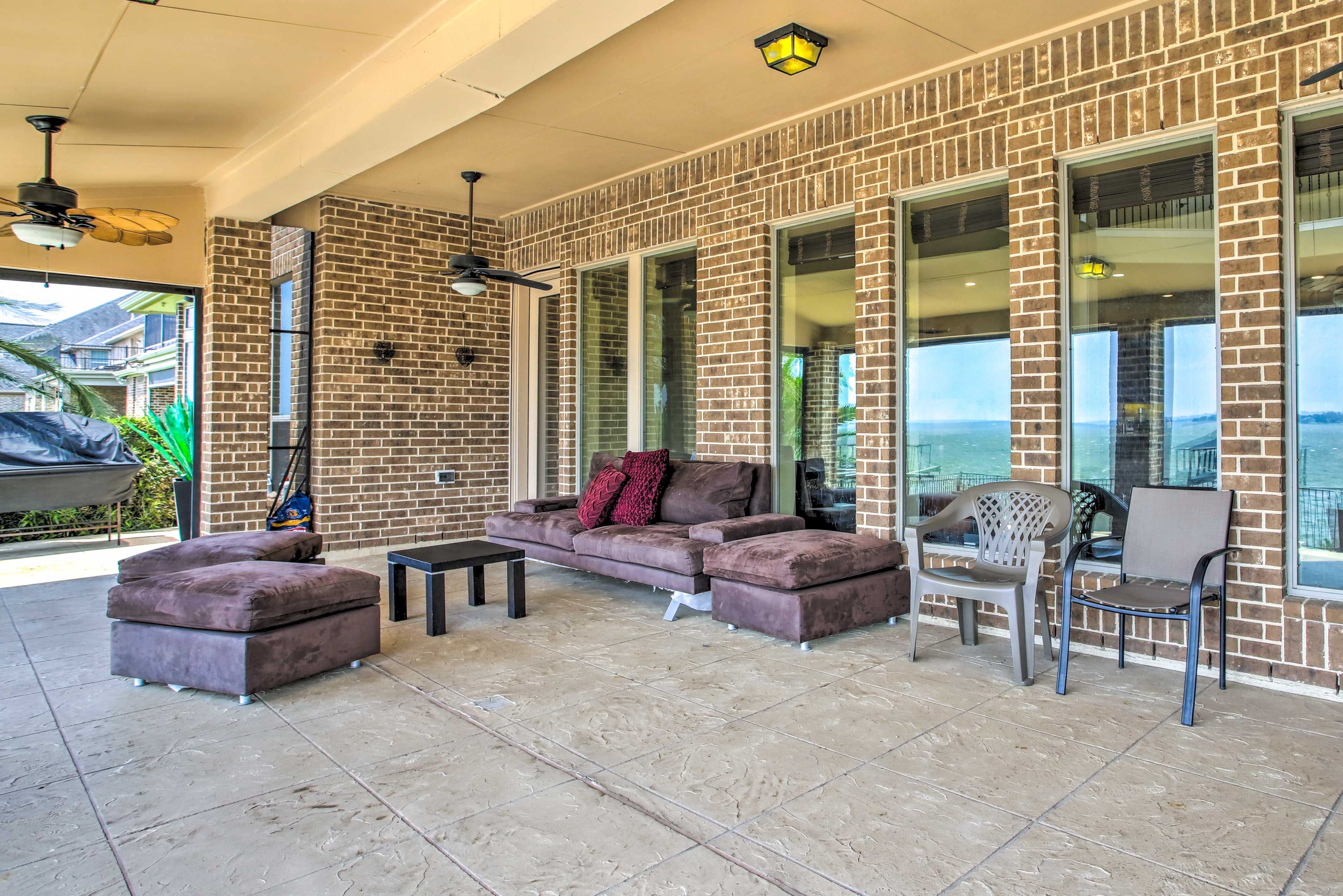 Covered Patio | Outdoor Speakers | Charcoal Grill