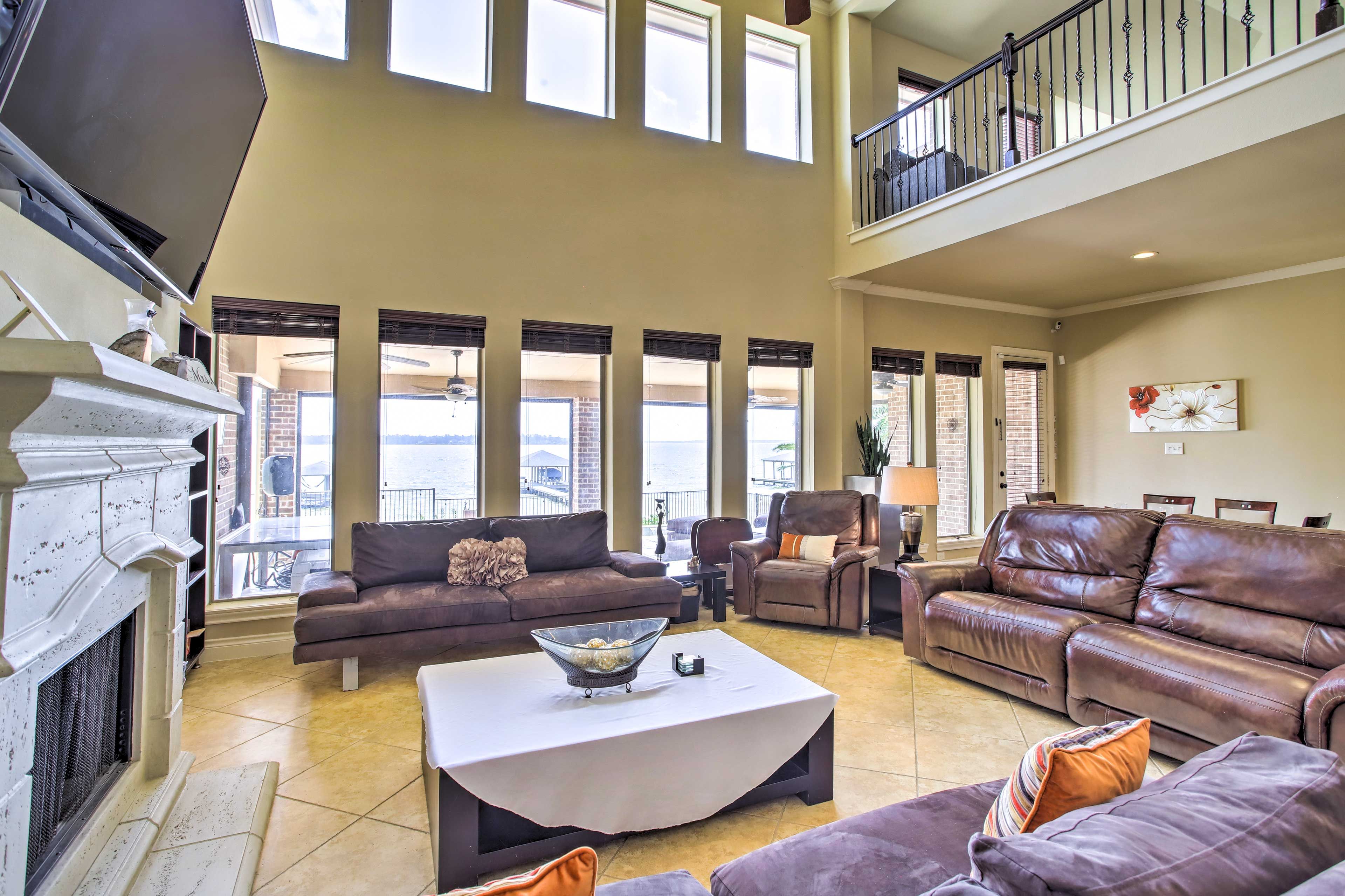 Living Room | Smart TV | Cable Access | Wood-Burning Fireplace