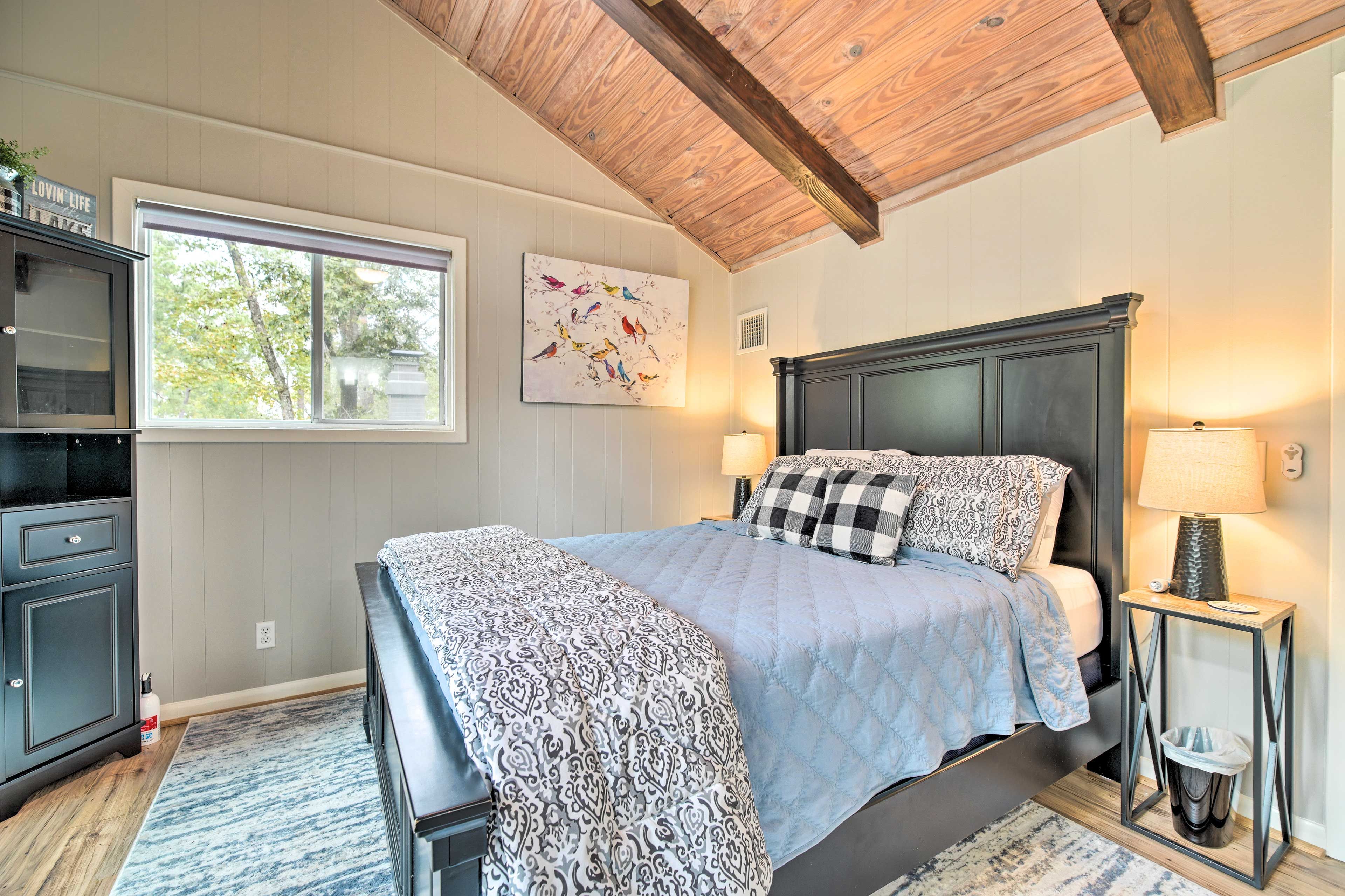 Bedroom 1 | Linens Provided