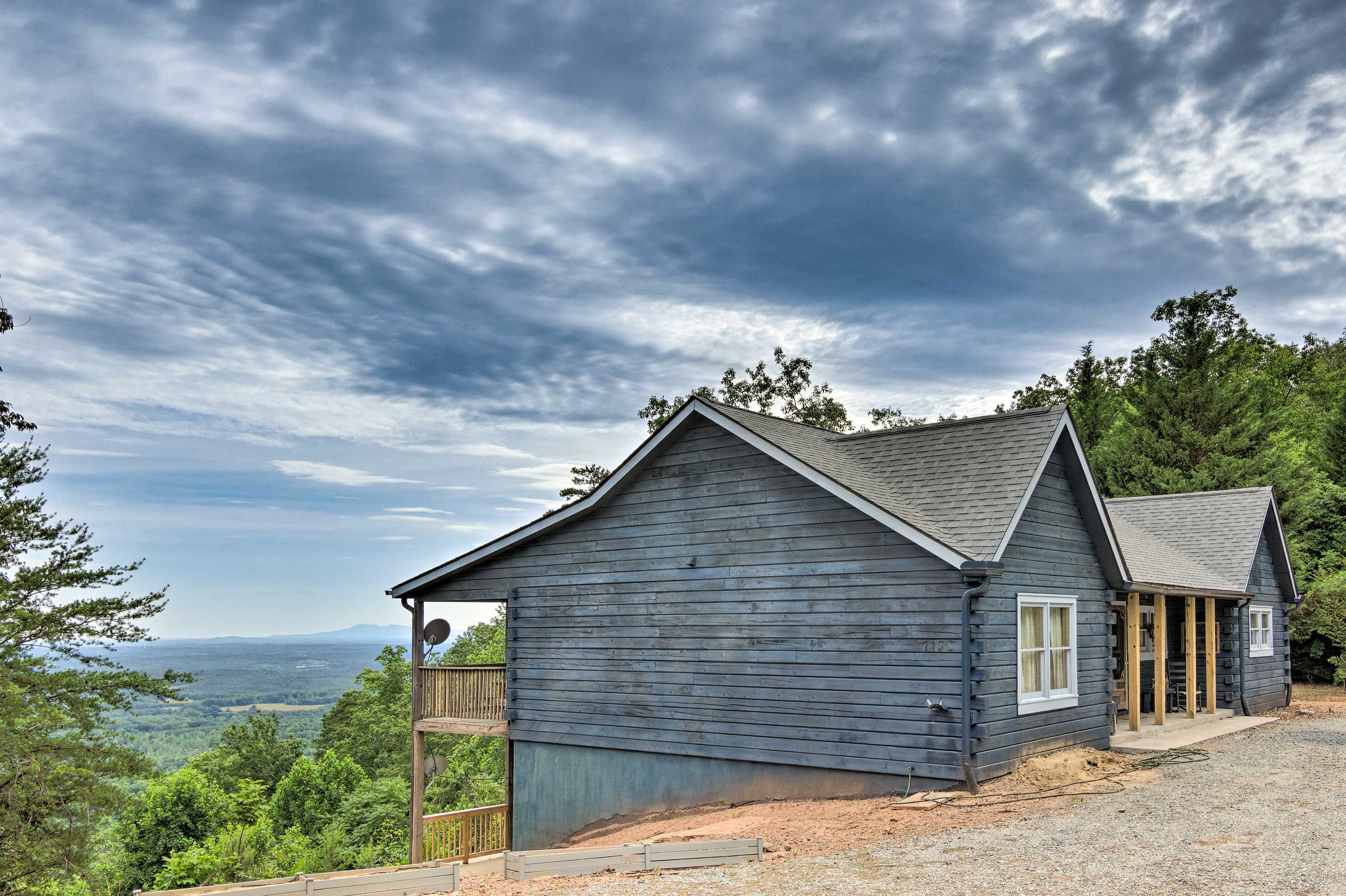 Exterior | Deck | Mountain Views