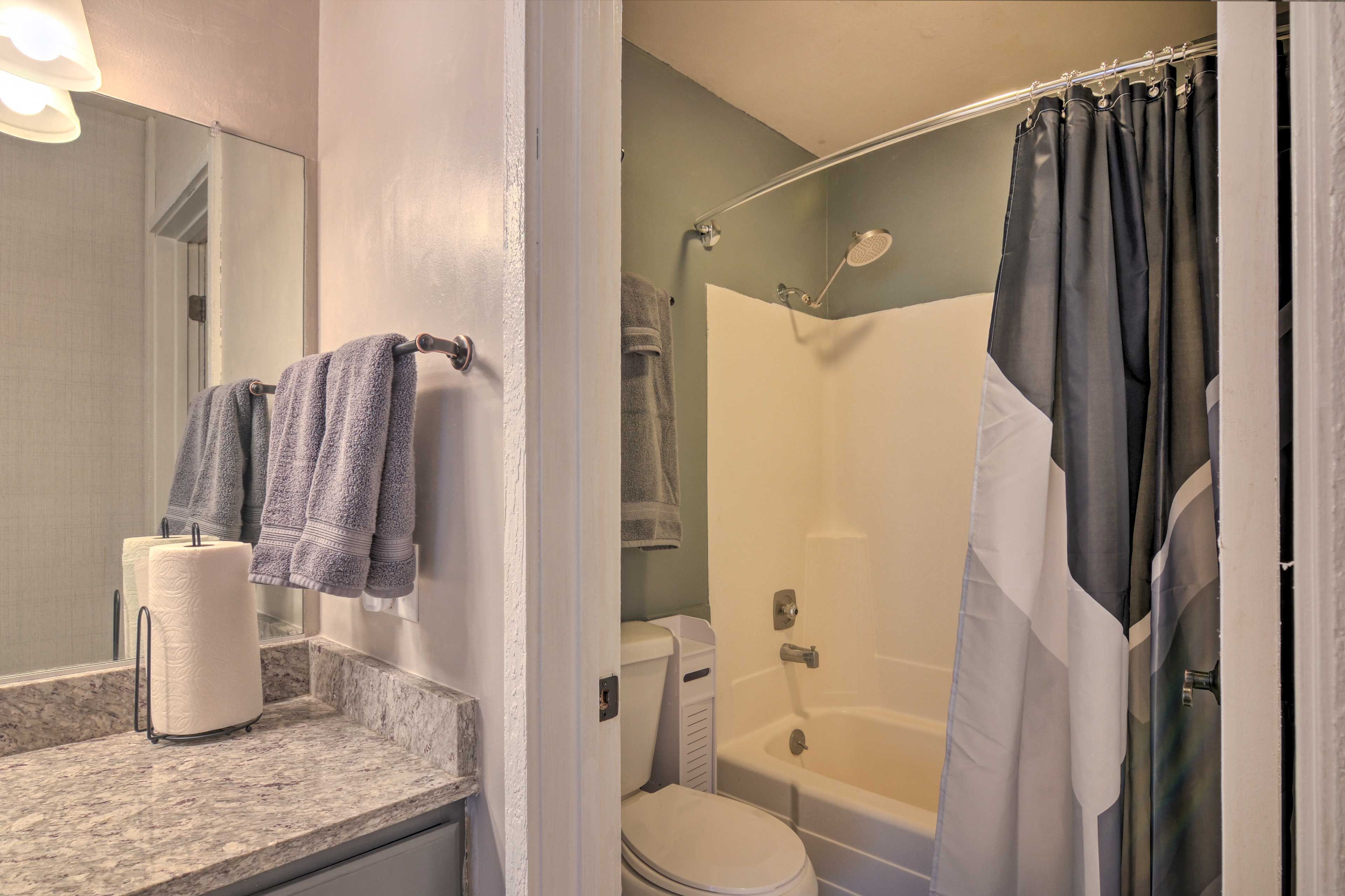 En-Suite Bathroom | Towels Provided