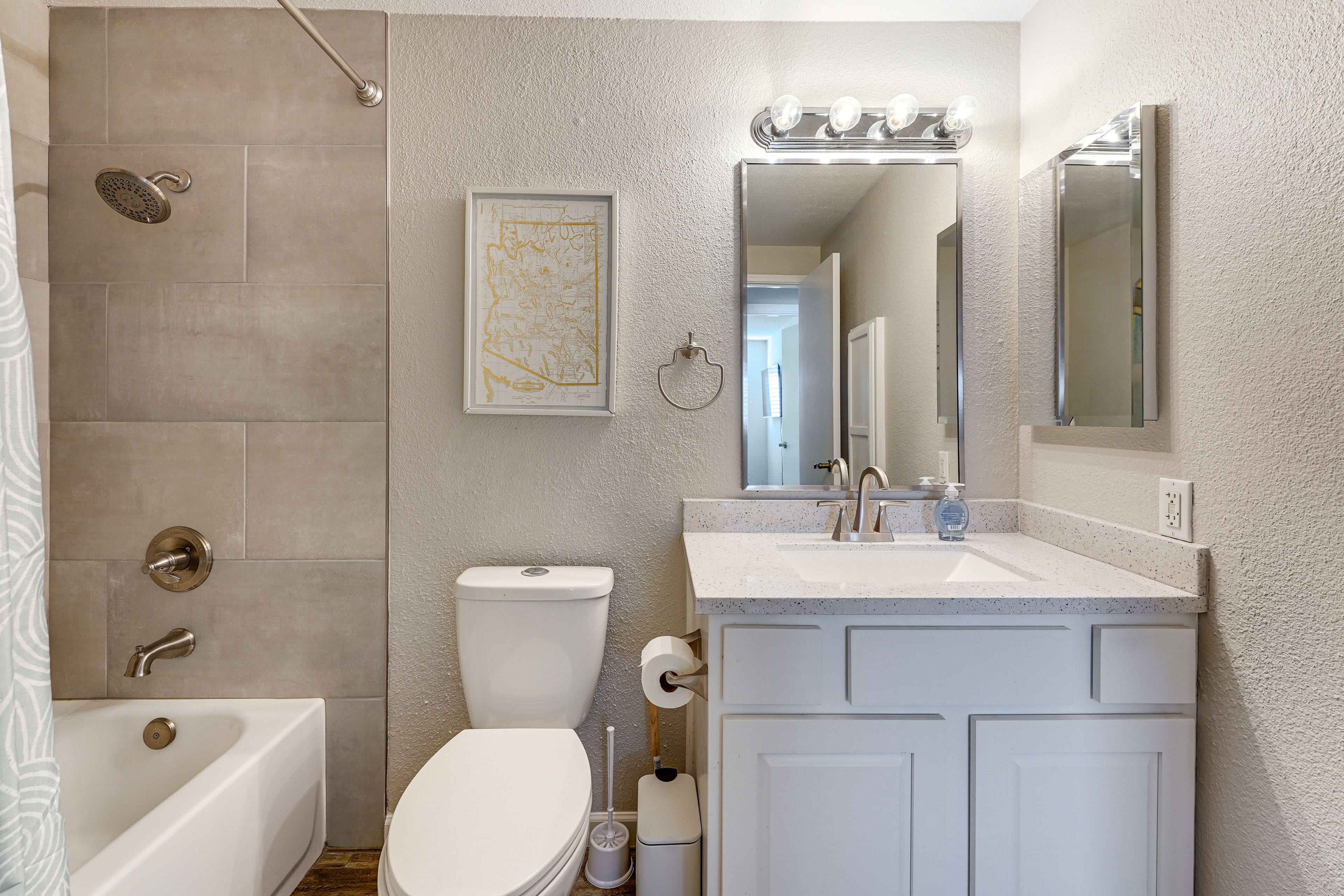 Full Bathroom | Complimentary Toiletries