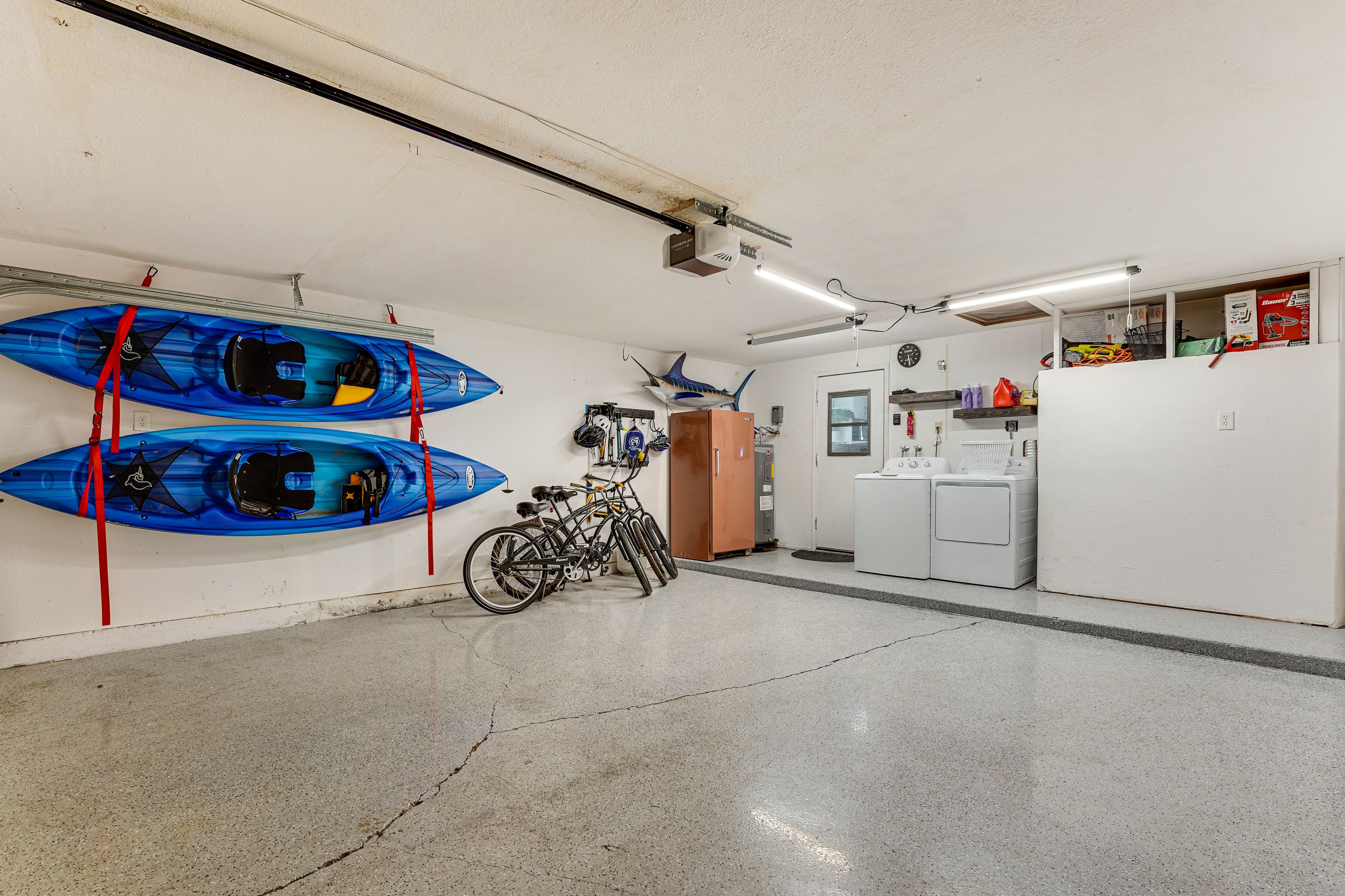 Garage | Washer/Dryer | Kayaks | Bicycles