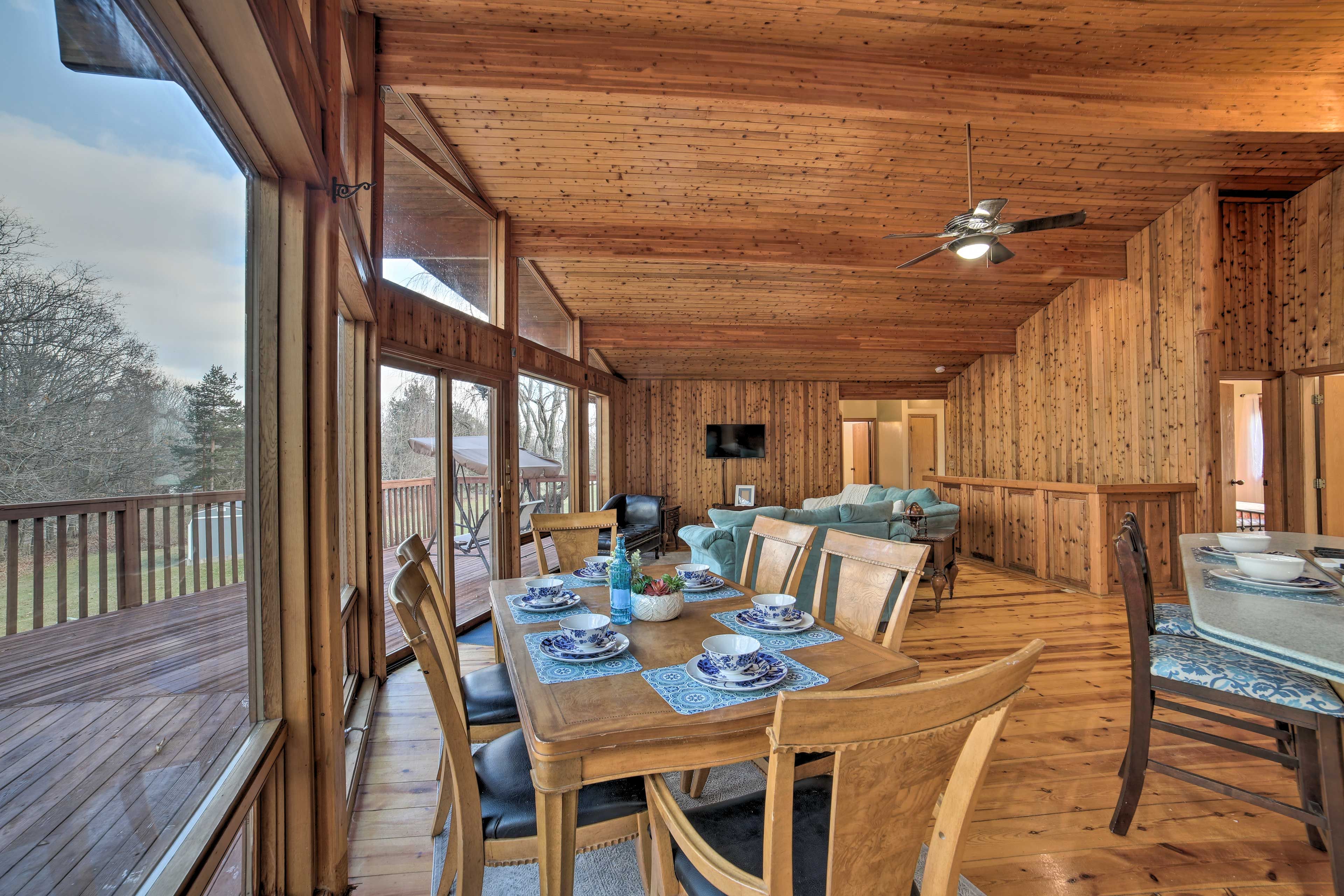 Dining Area | Main Level