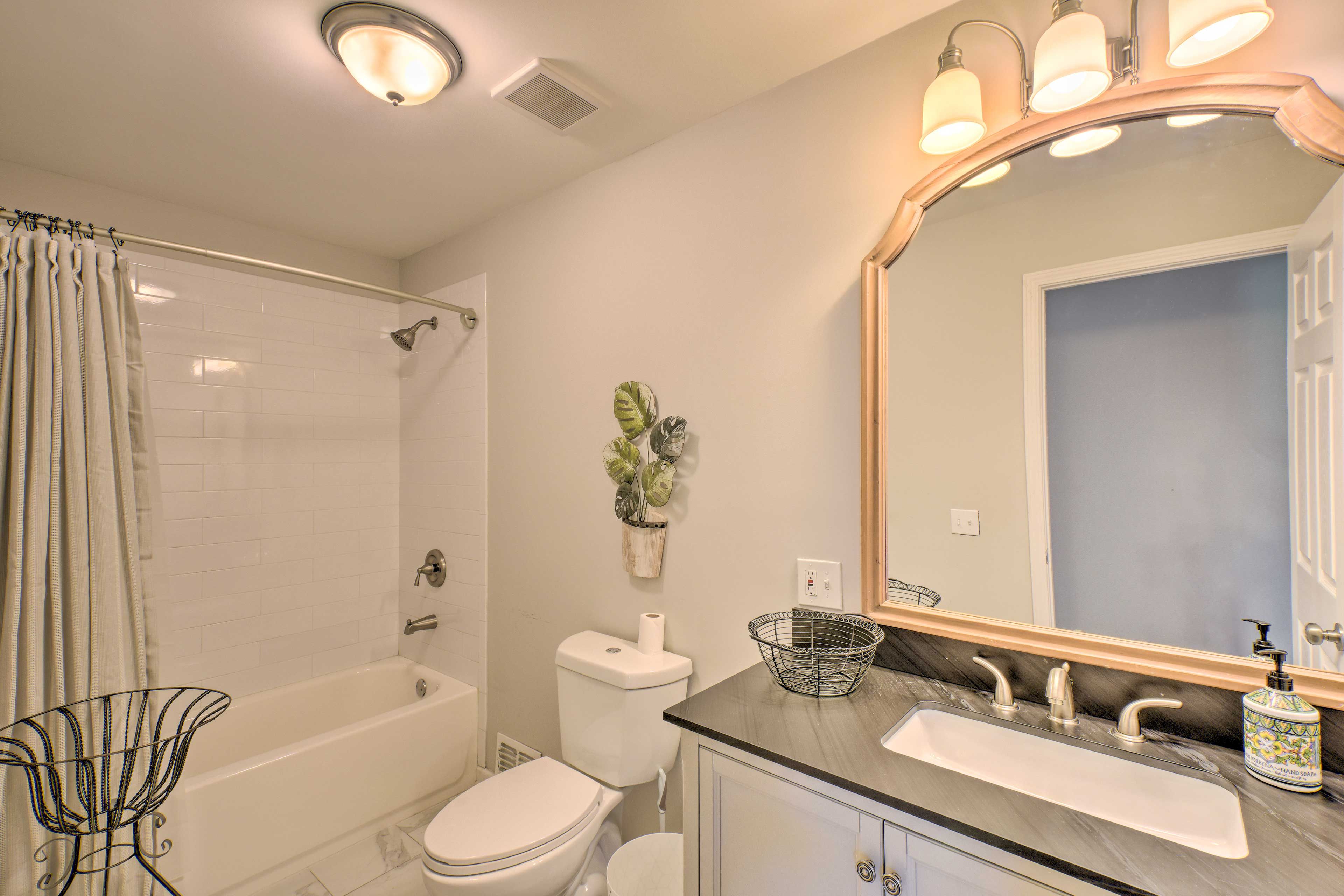 Full Bathroom