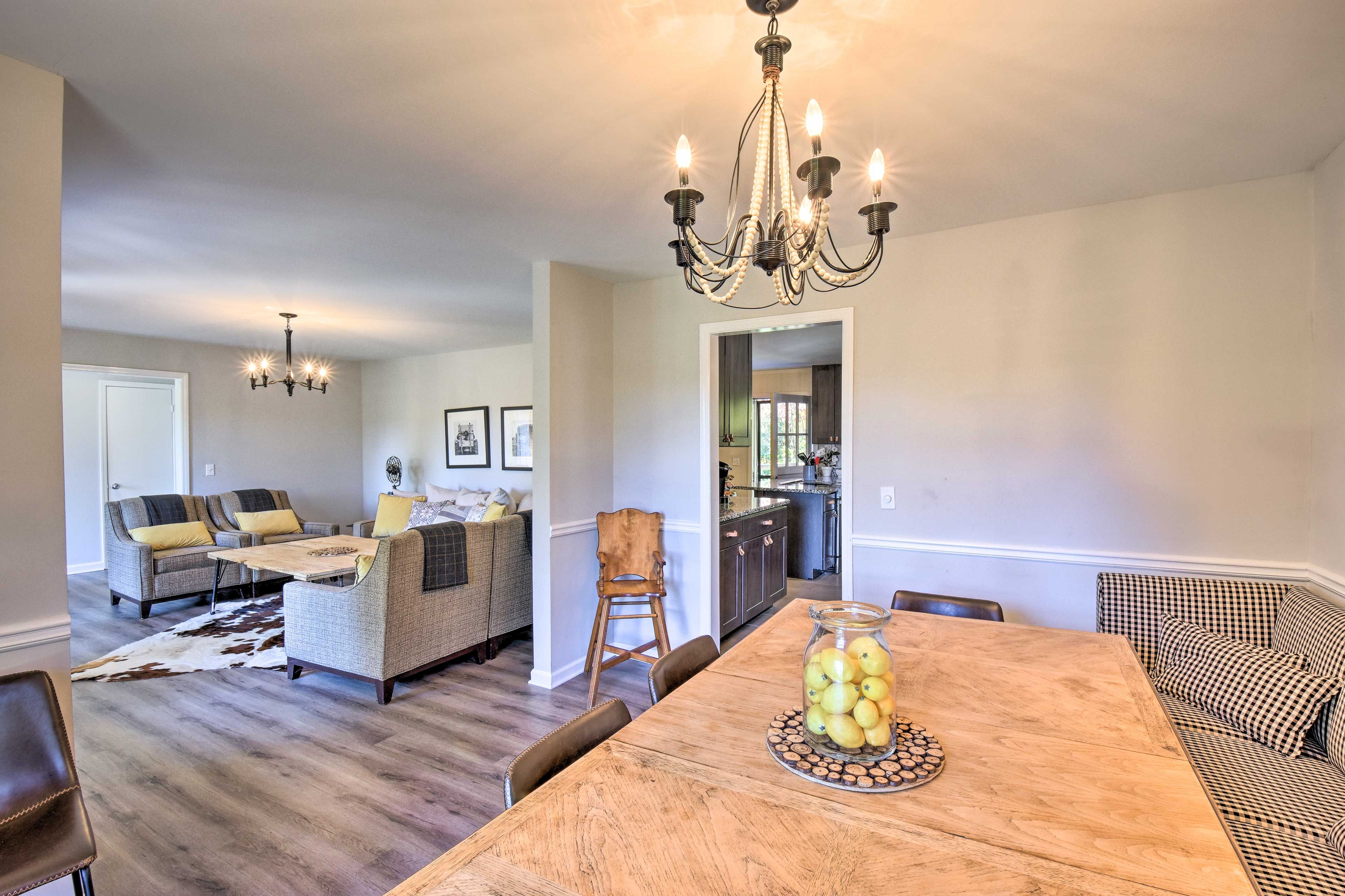 Breakfast Nook | Dishware Provided