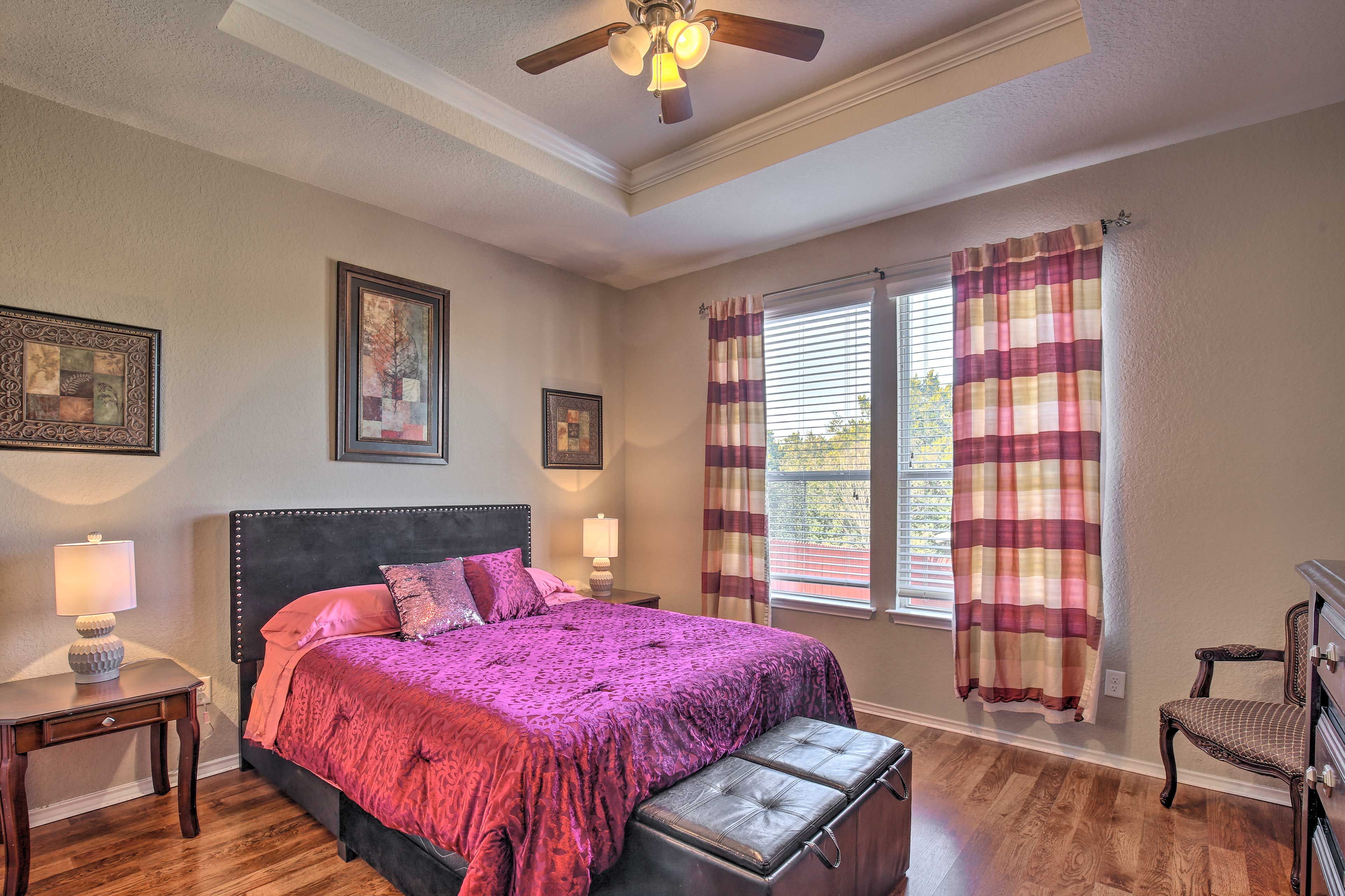 Bedroom 1 | Main Level | Queen Bed