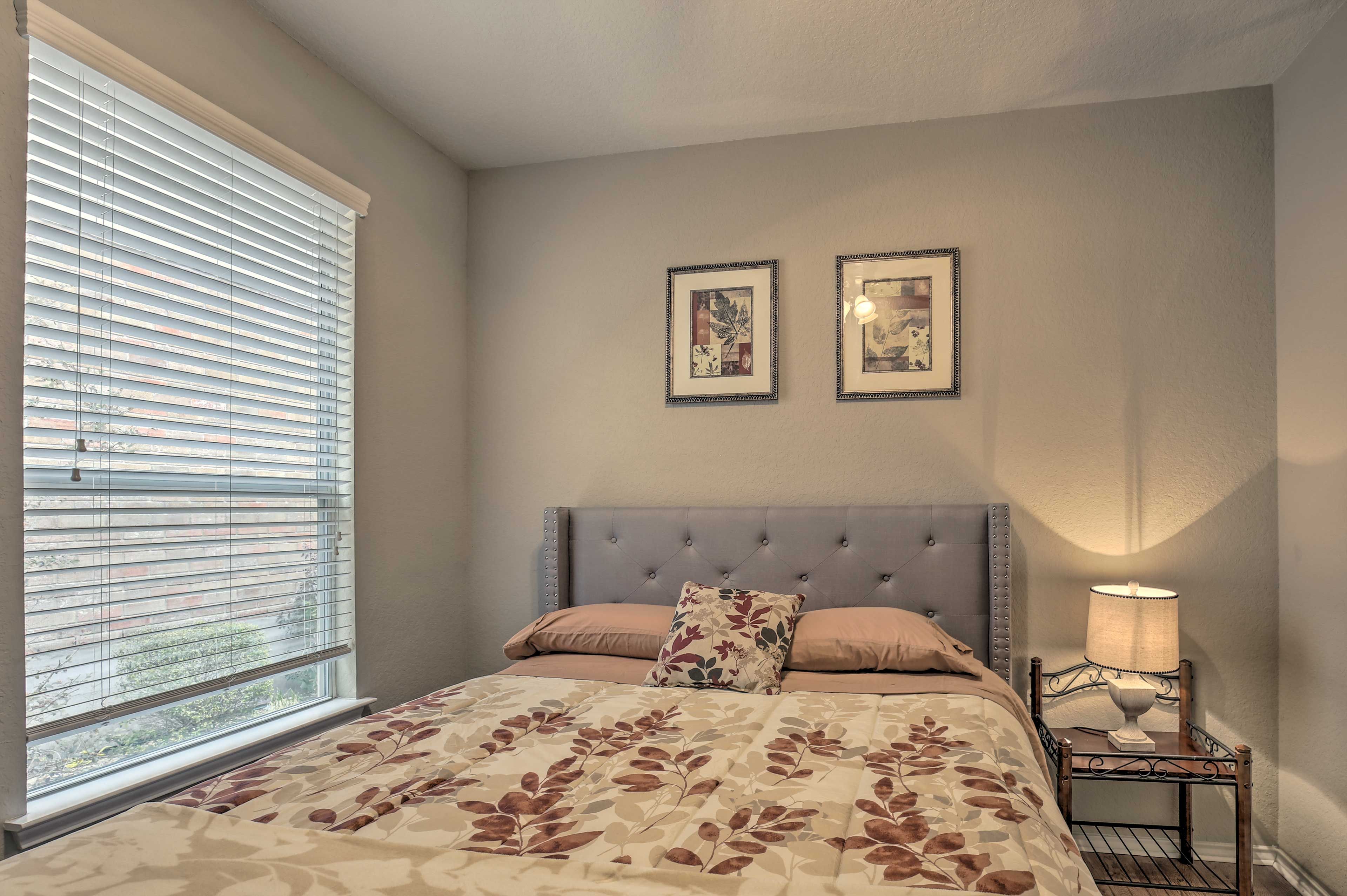 Bedroom 2 | Main Level | Queen Bed