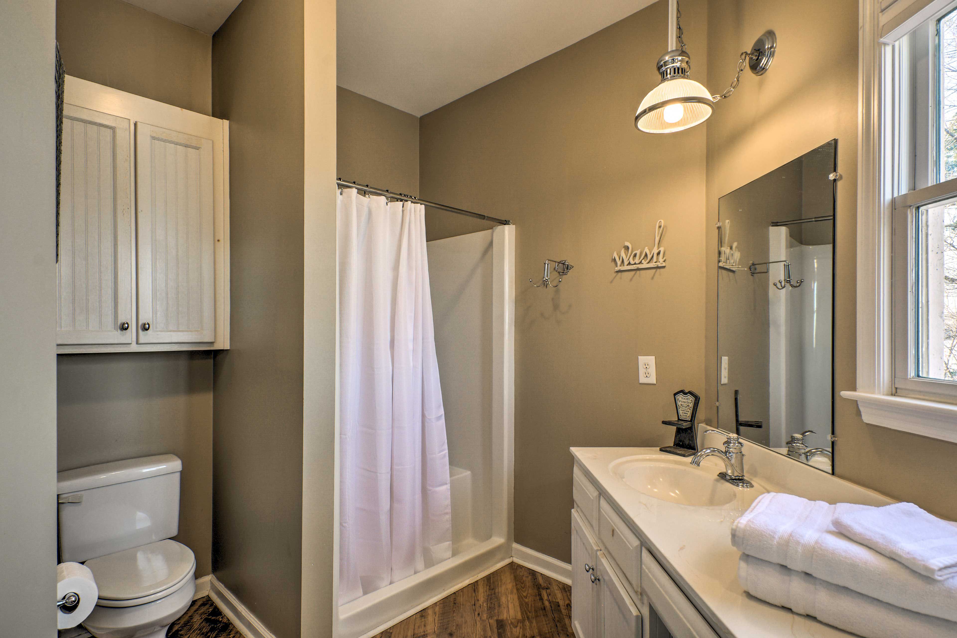 Full Bathroom