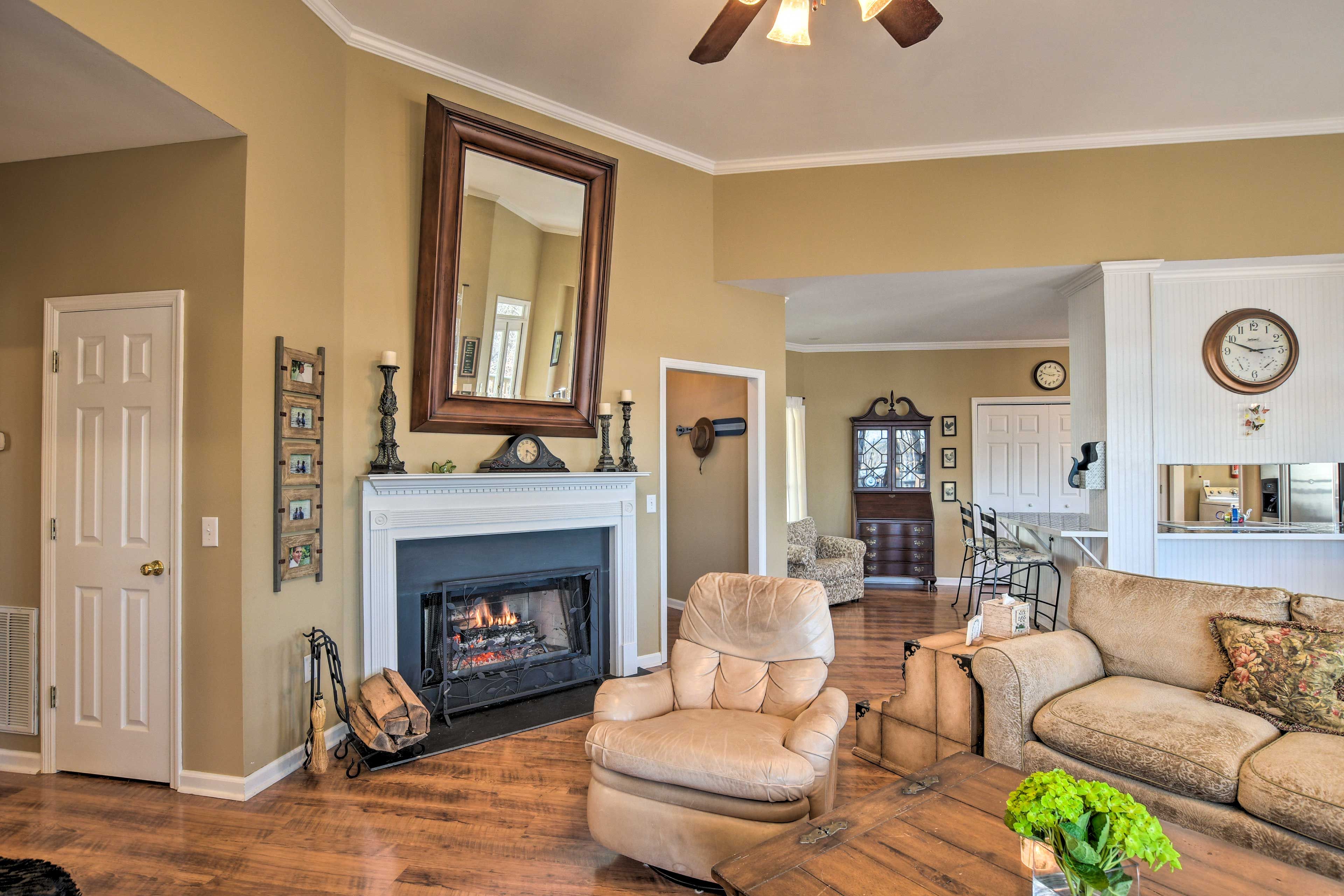 Living Room | Fireplace