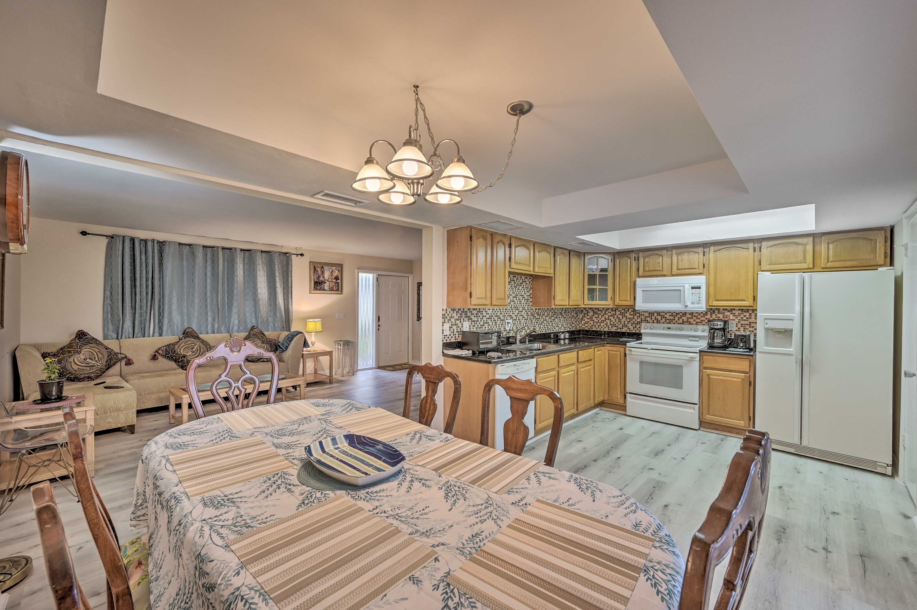 Dining Room/Kitchen