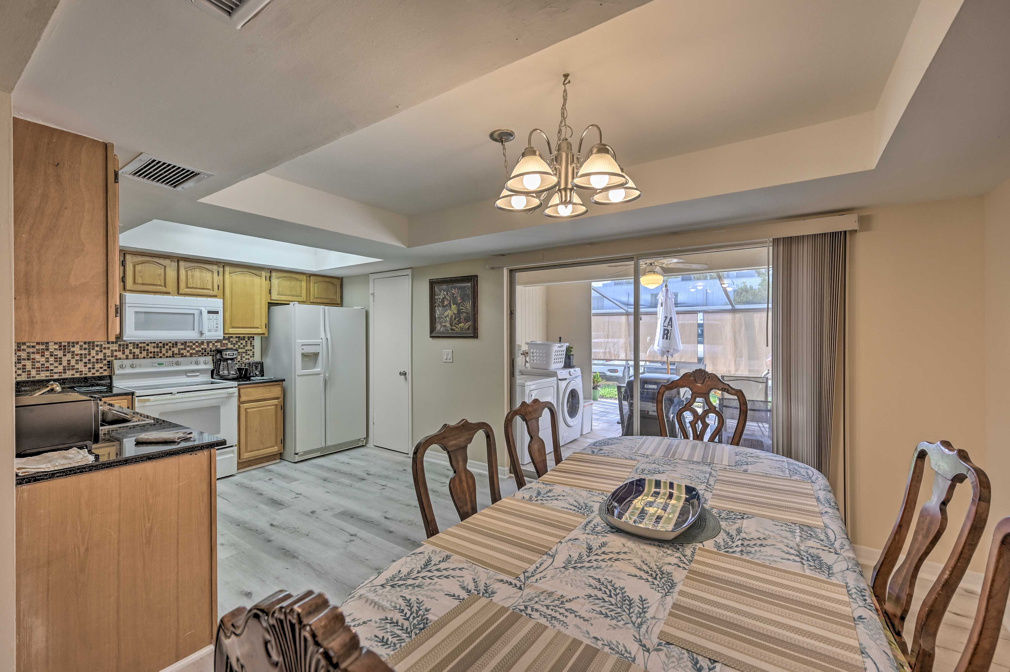 Living Room | 1st Floor | Free WiFi | Central Air Conditioning & Heating