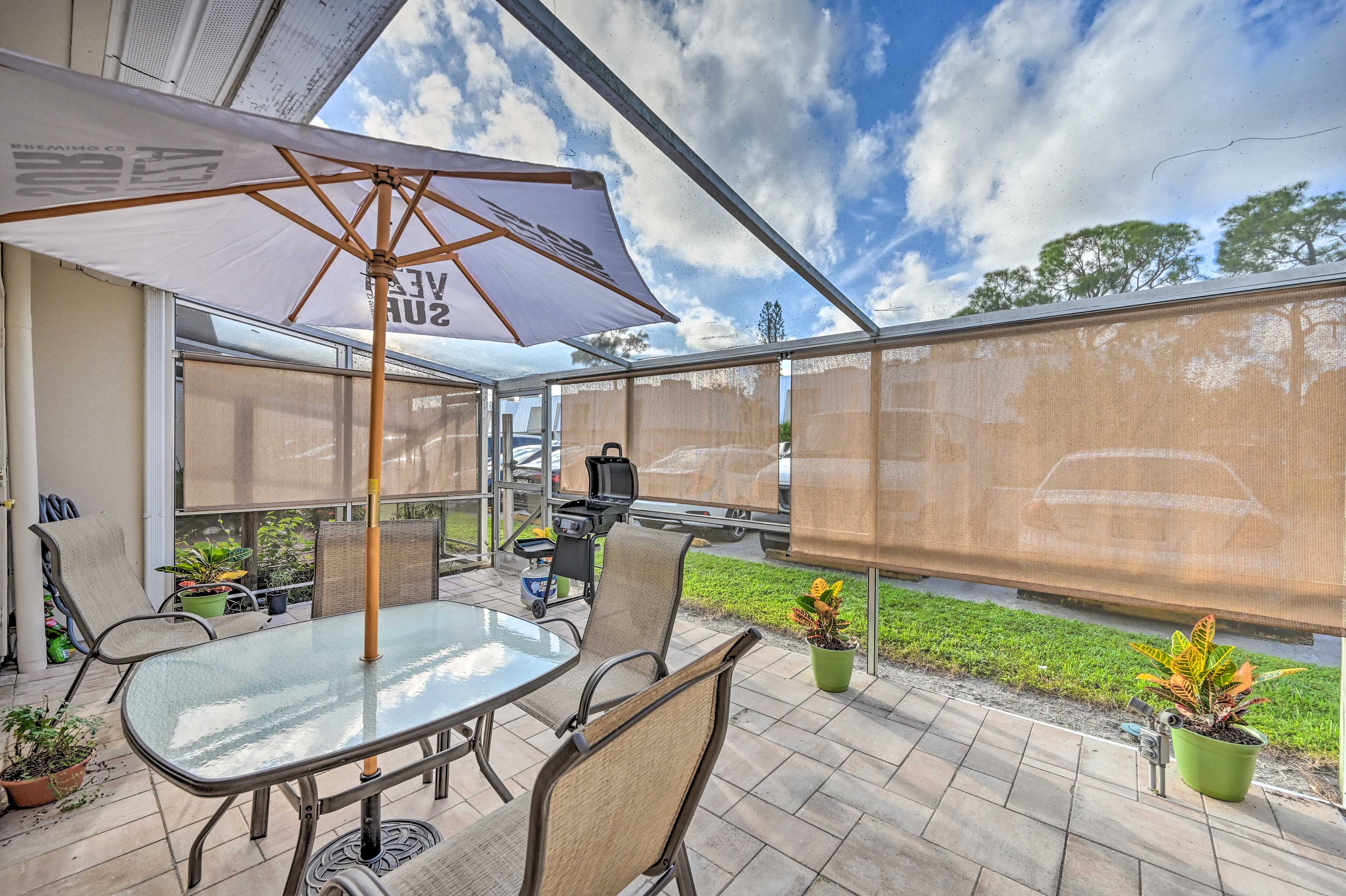 Naples Vacation Rental | 3BR | 1.5BA | 1 Step Required | 952 Sq Ft