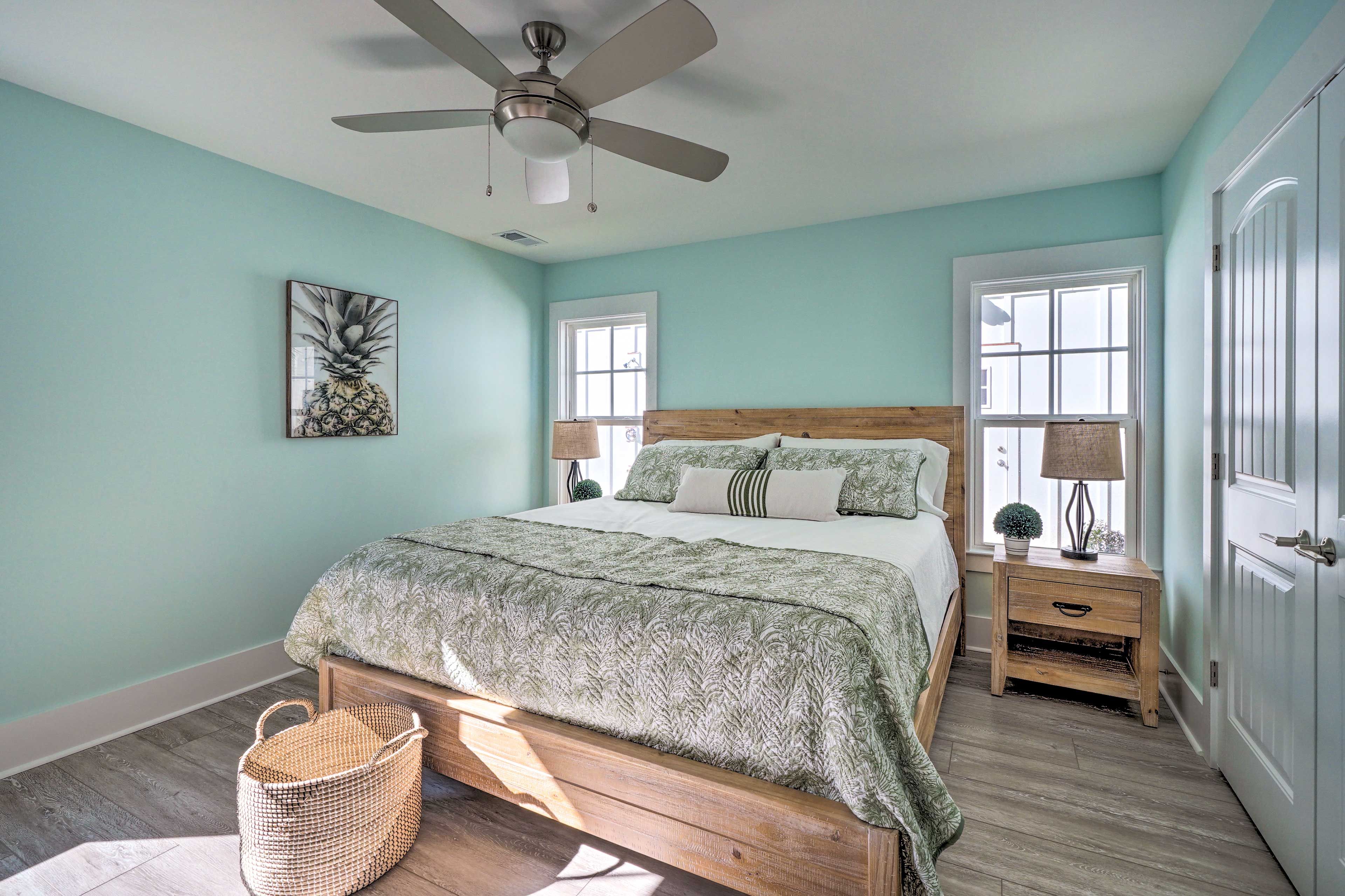Bedroom 1 | King Bed