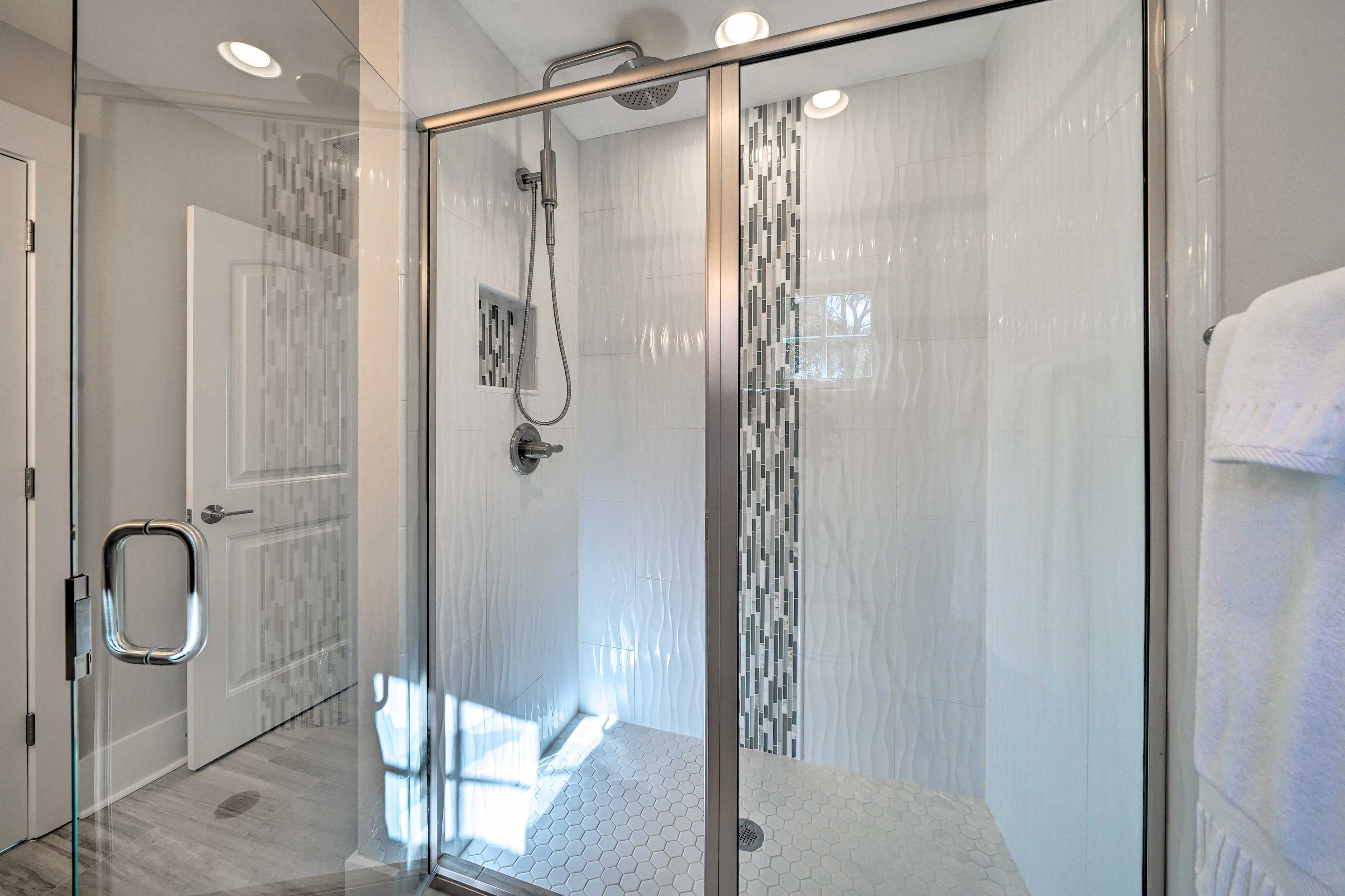 Full Bathroom | Walk-In Shower