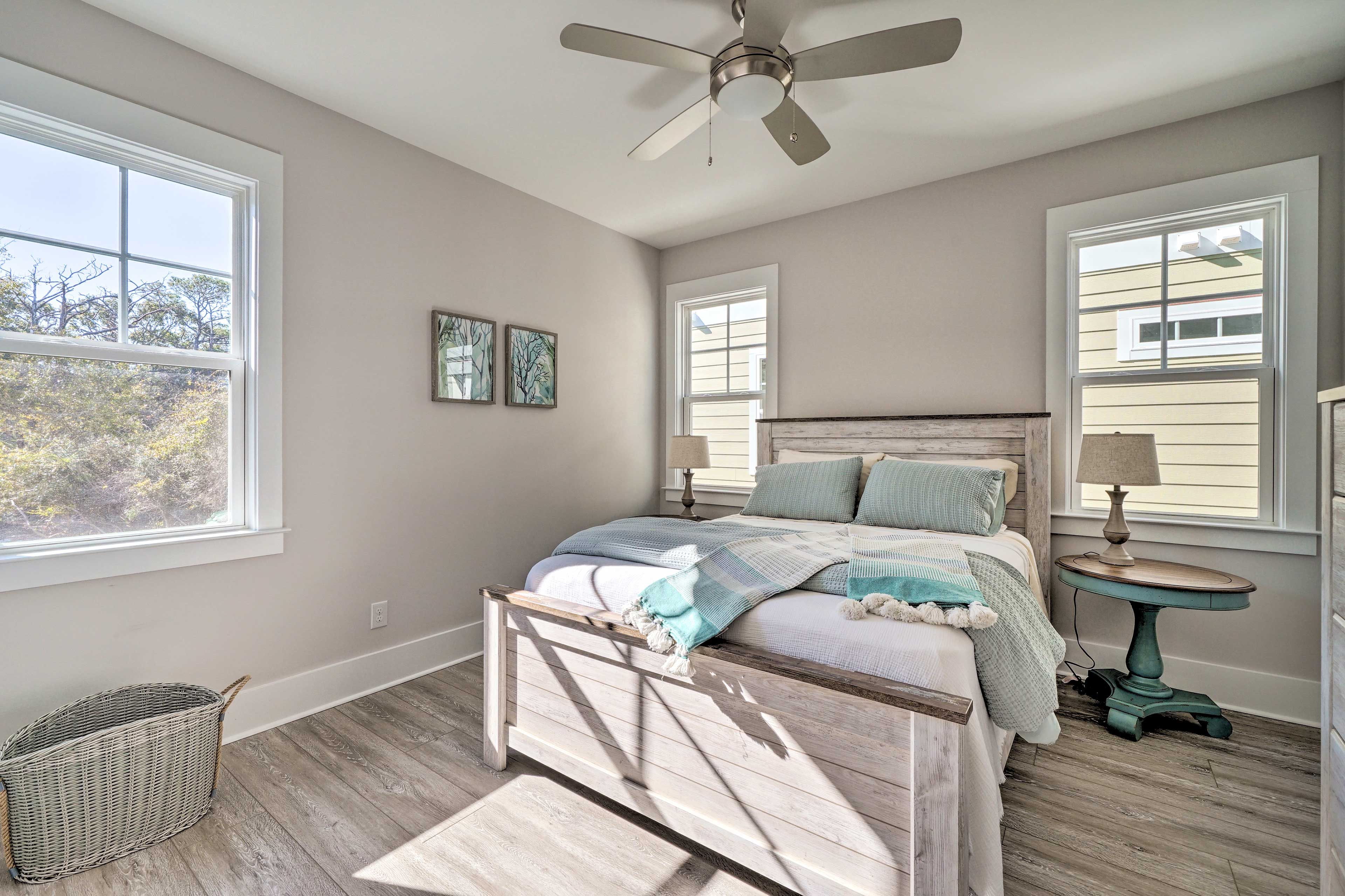 Bedroom 3 | Queen Bed
