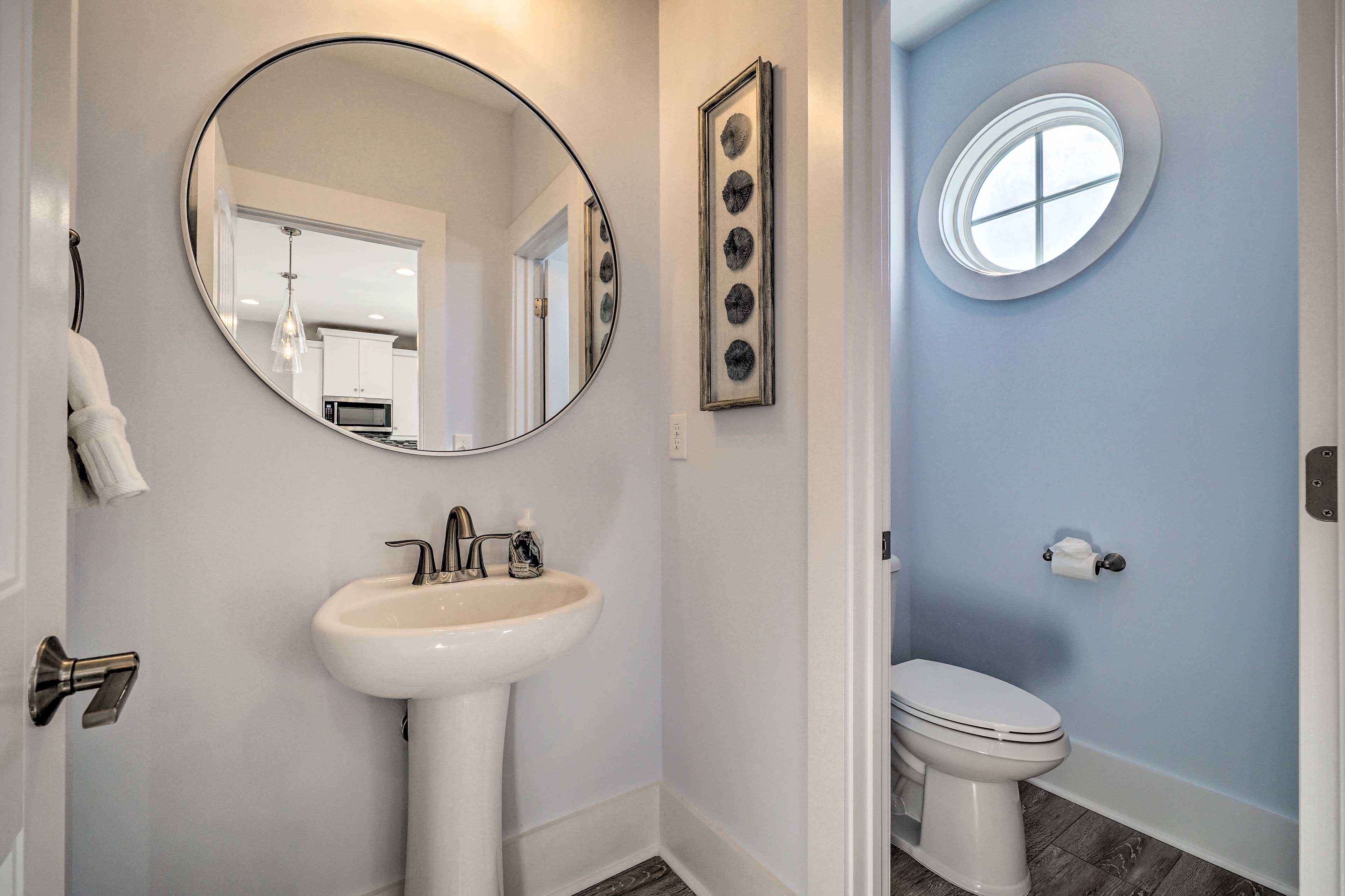 1/2 Bathroom