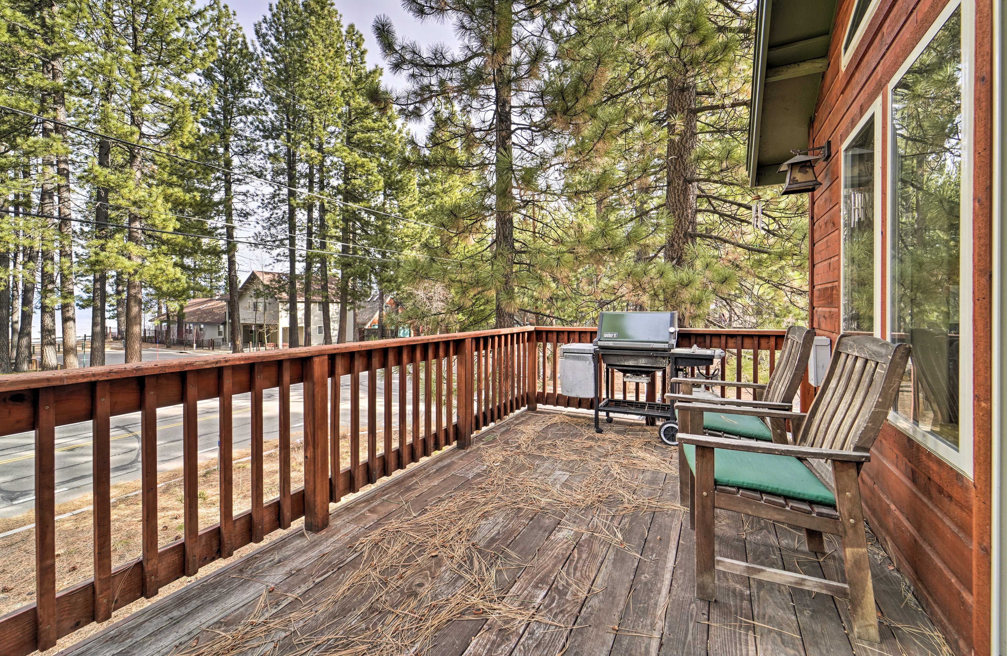 Furnished Deck | Gas Grill