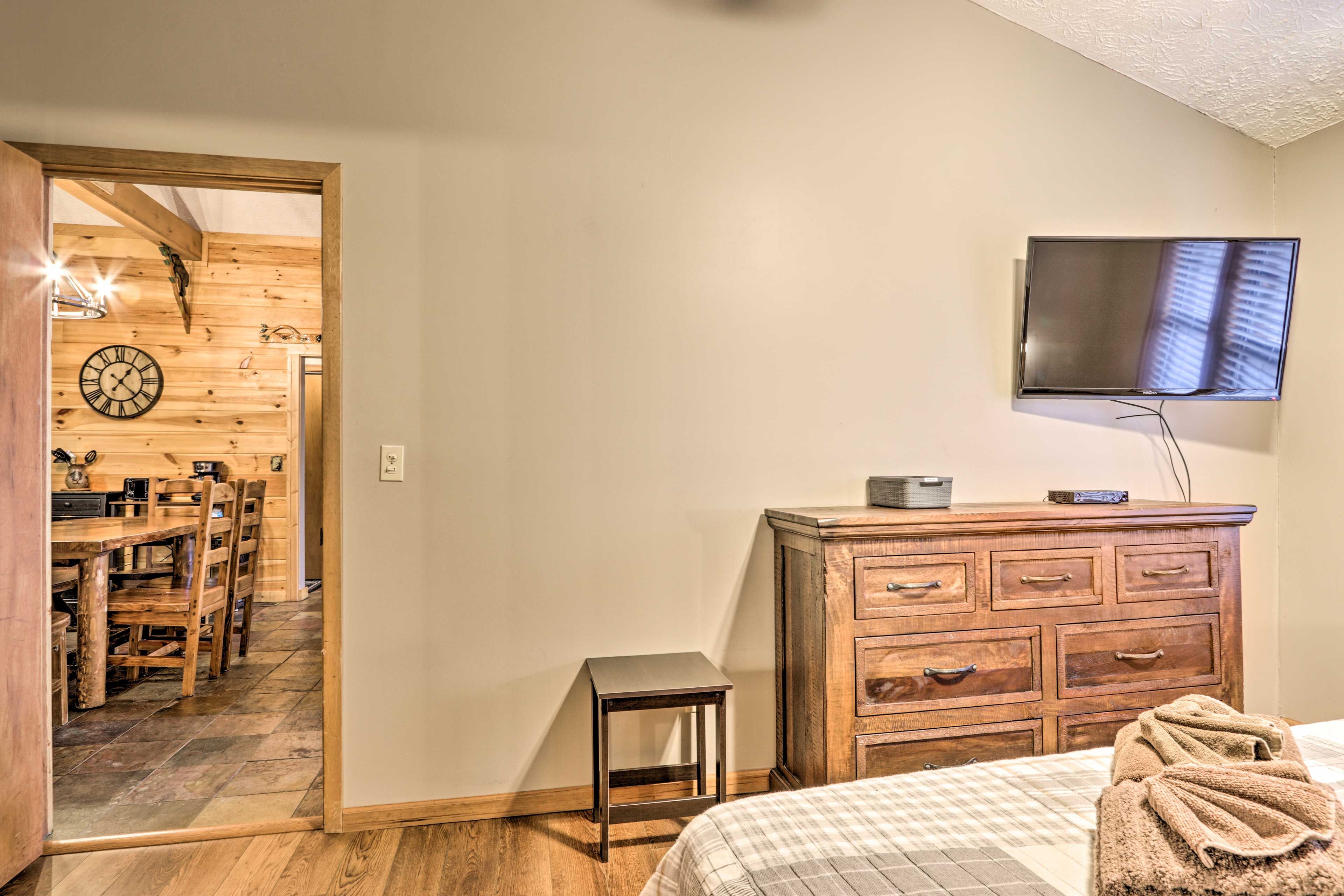 Bedroom 1 | Smart TV | En-Suite Bathroom
