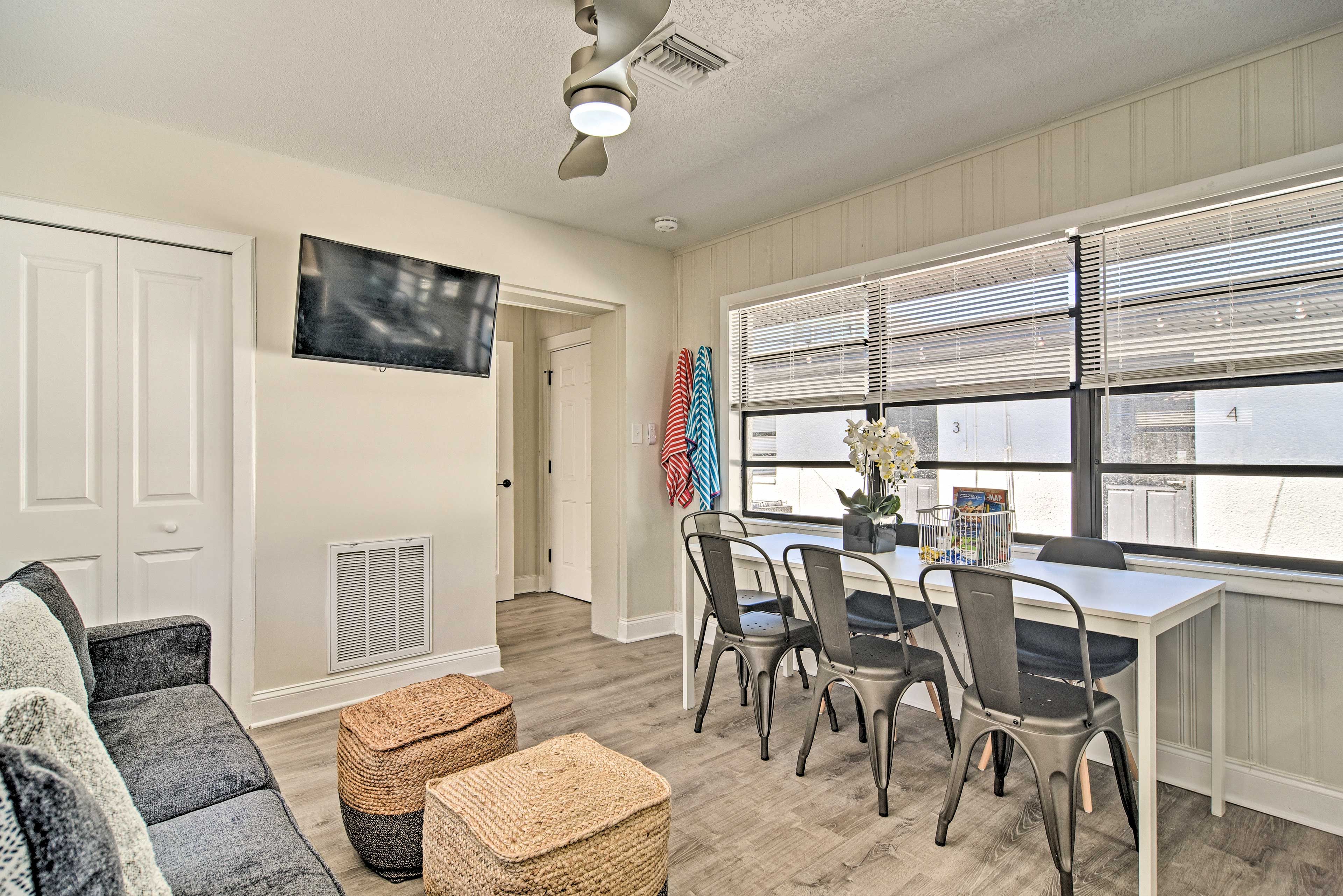 Living Area | Dining Area