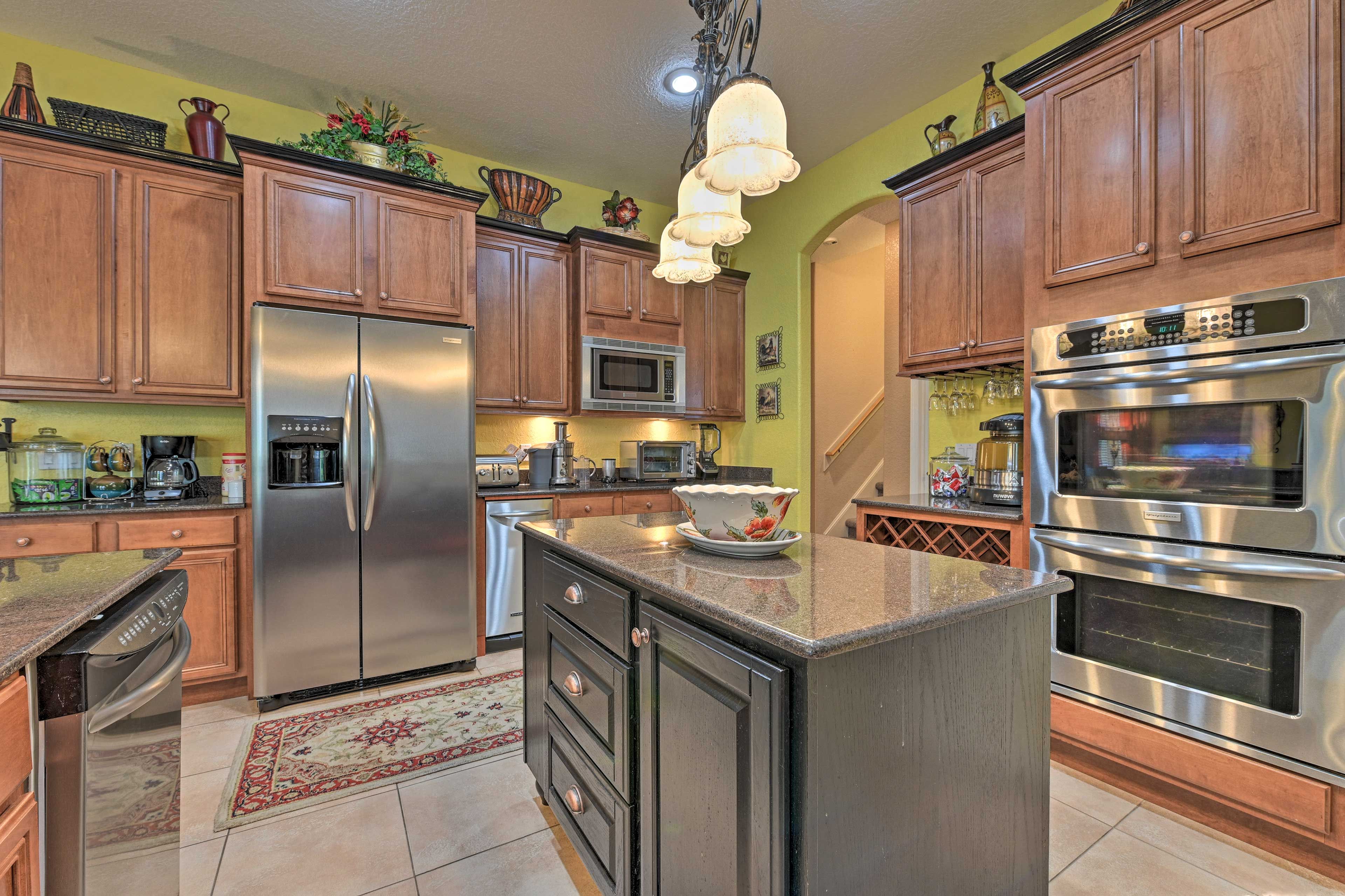 Kitchen | Drip Coffee Maker | Complimentary Spices