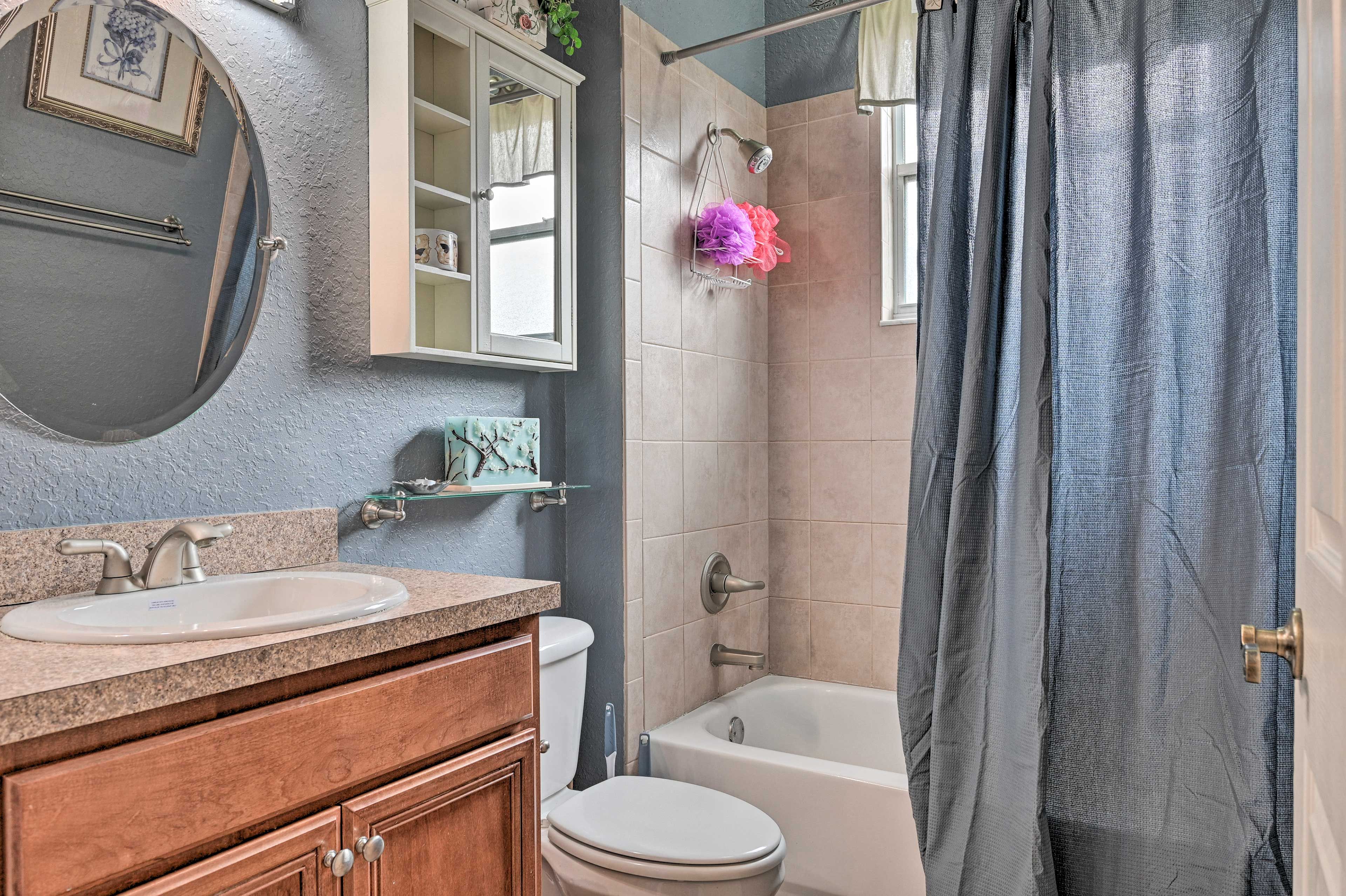Full Bathroom | Hair Dryer