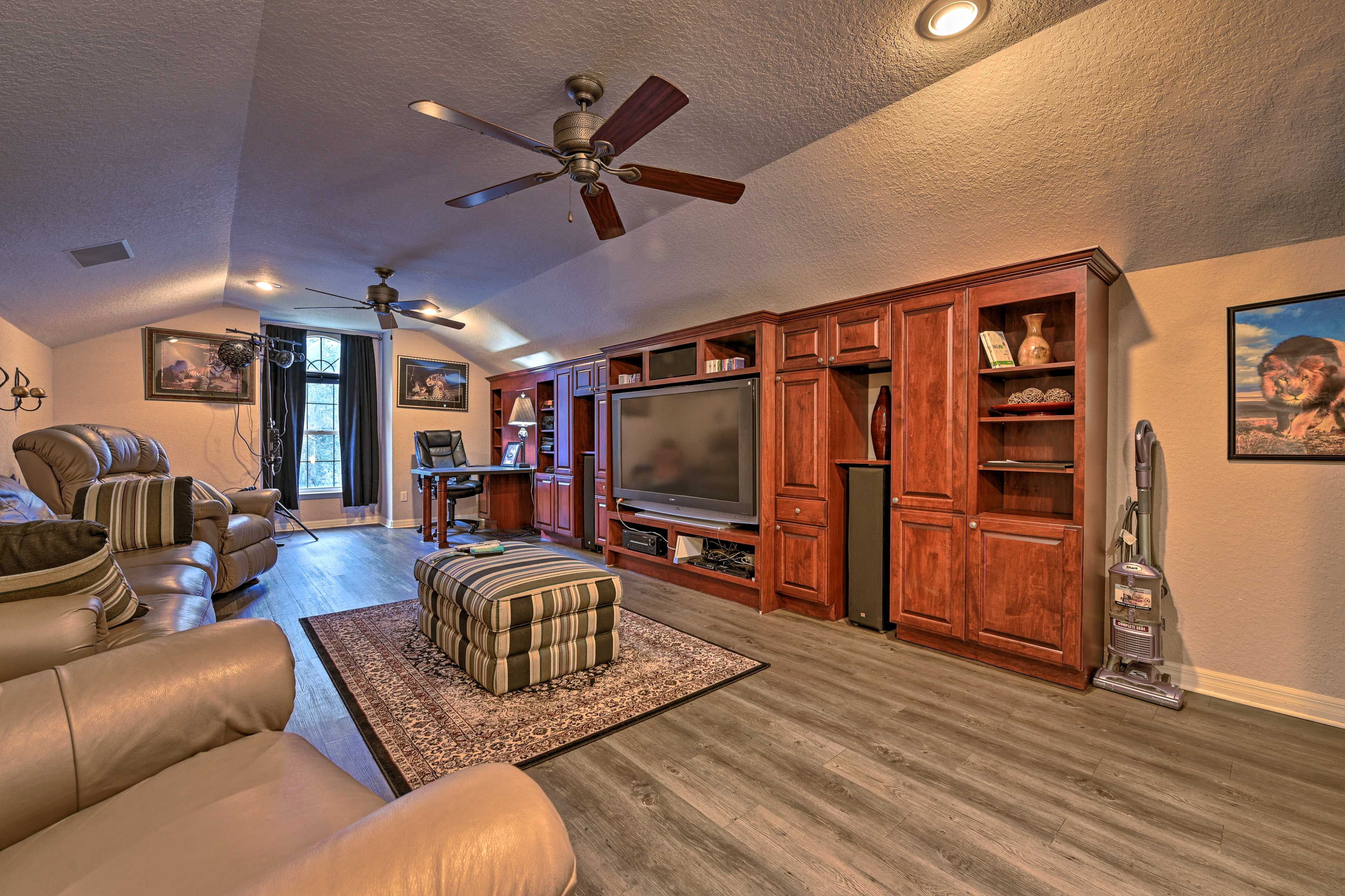 Game Room | Smart TV