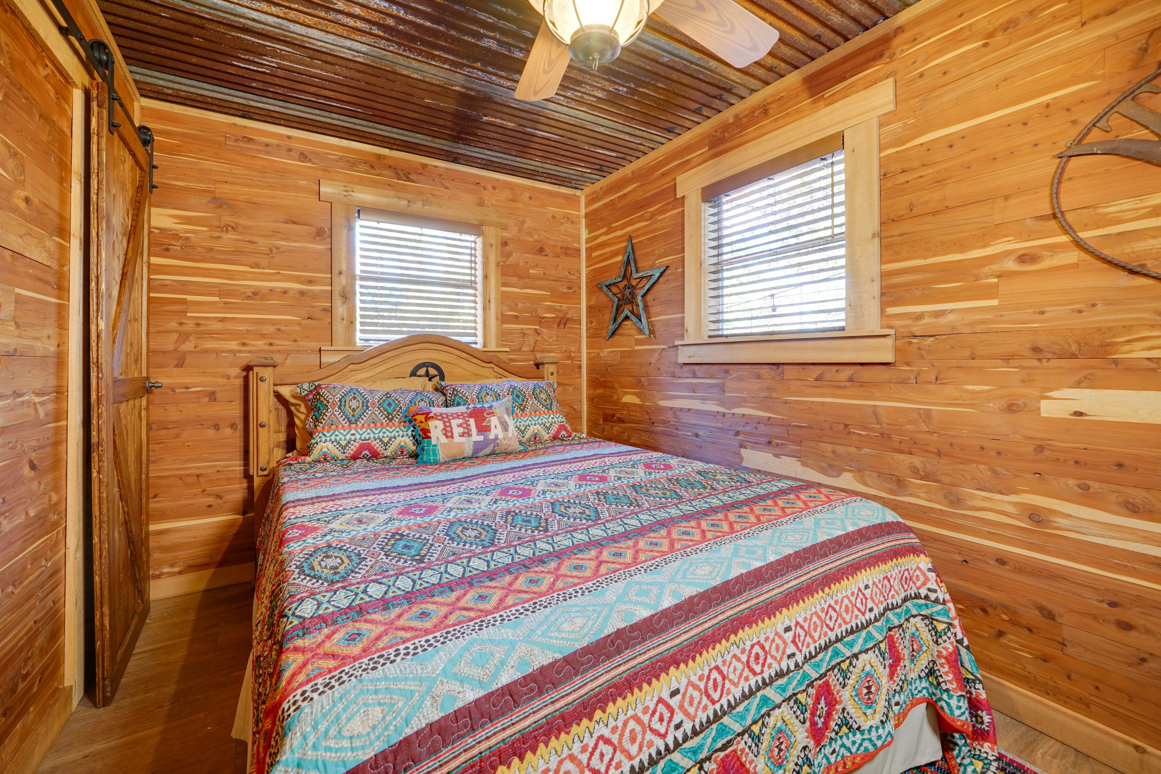 Bedroom 3 | Queen Bed