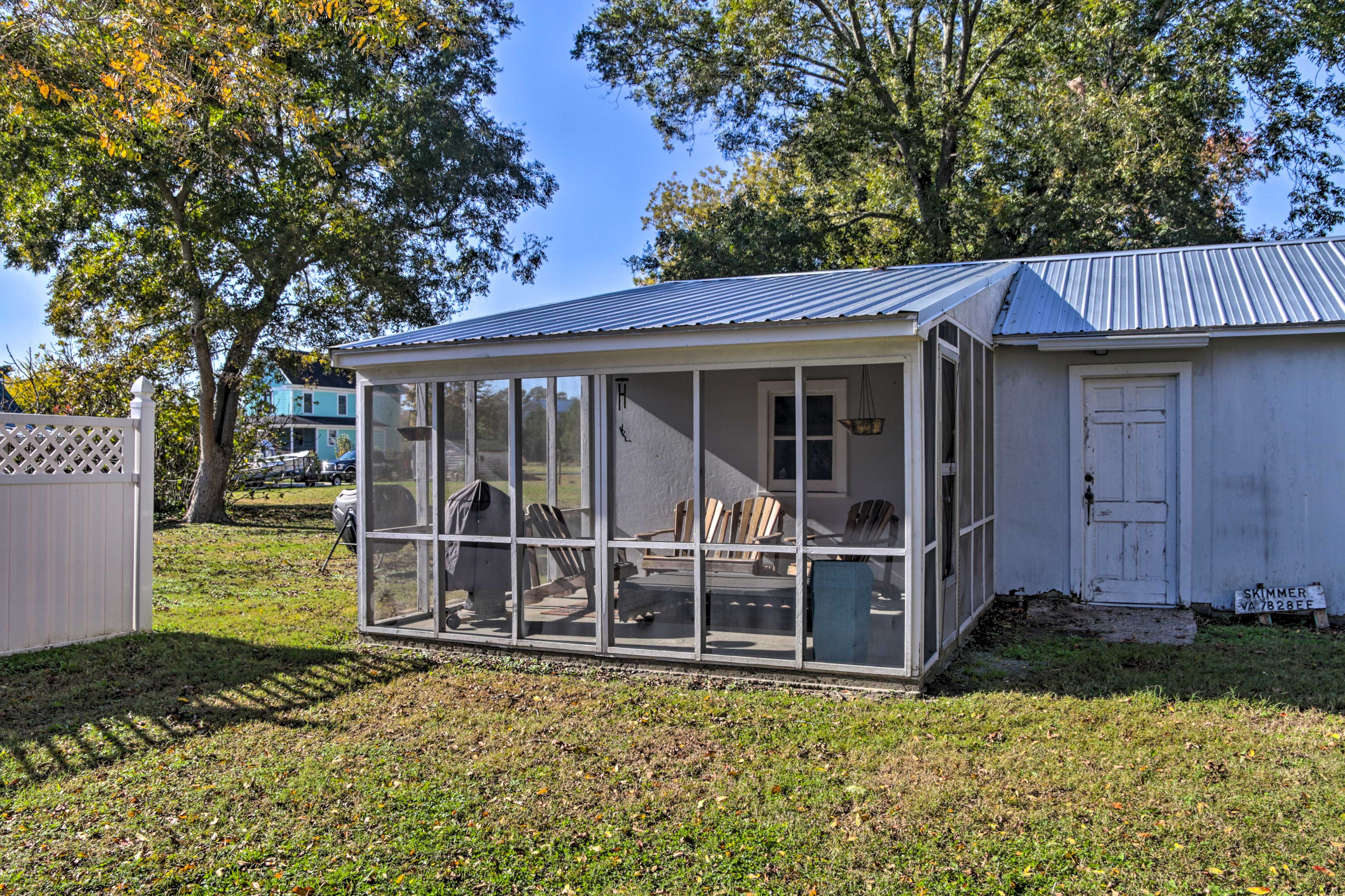 Cottage Exterior | Screened Porch