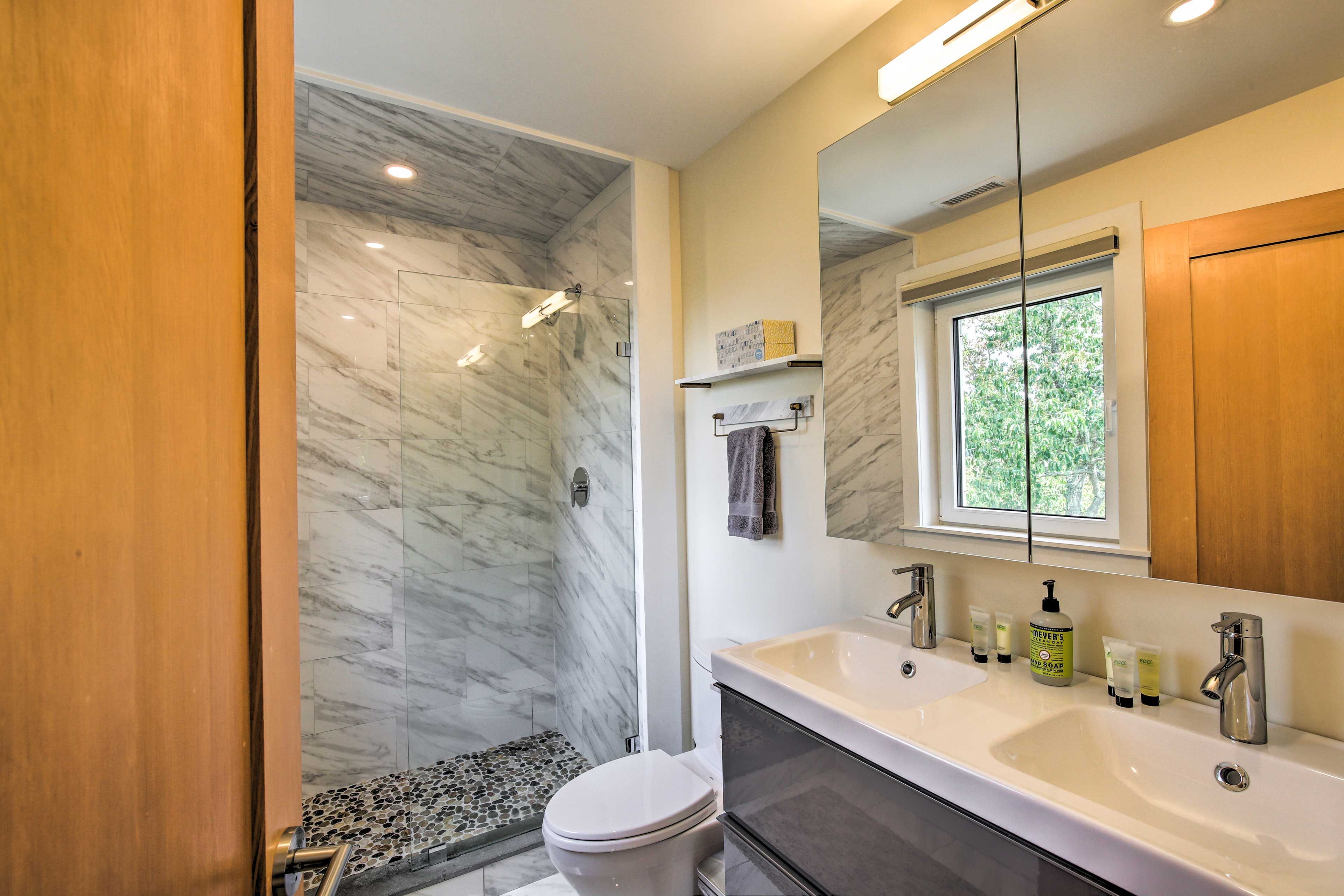 En-Suite Bathroom | Complimentary Toiletries