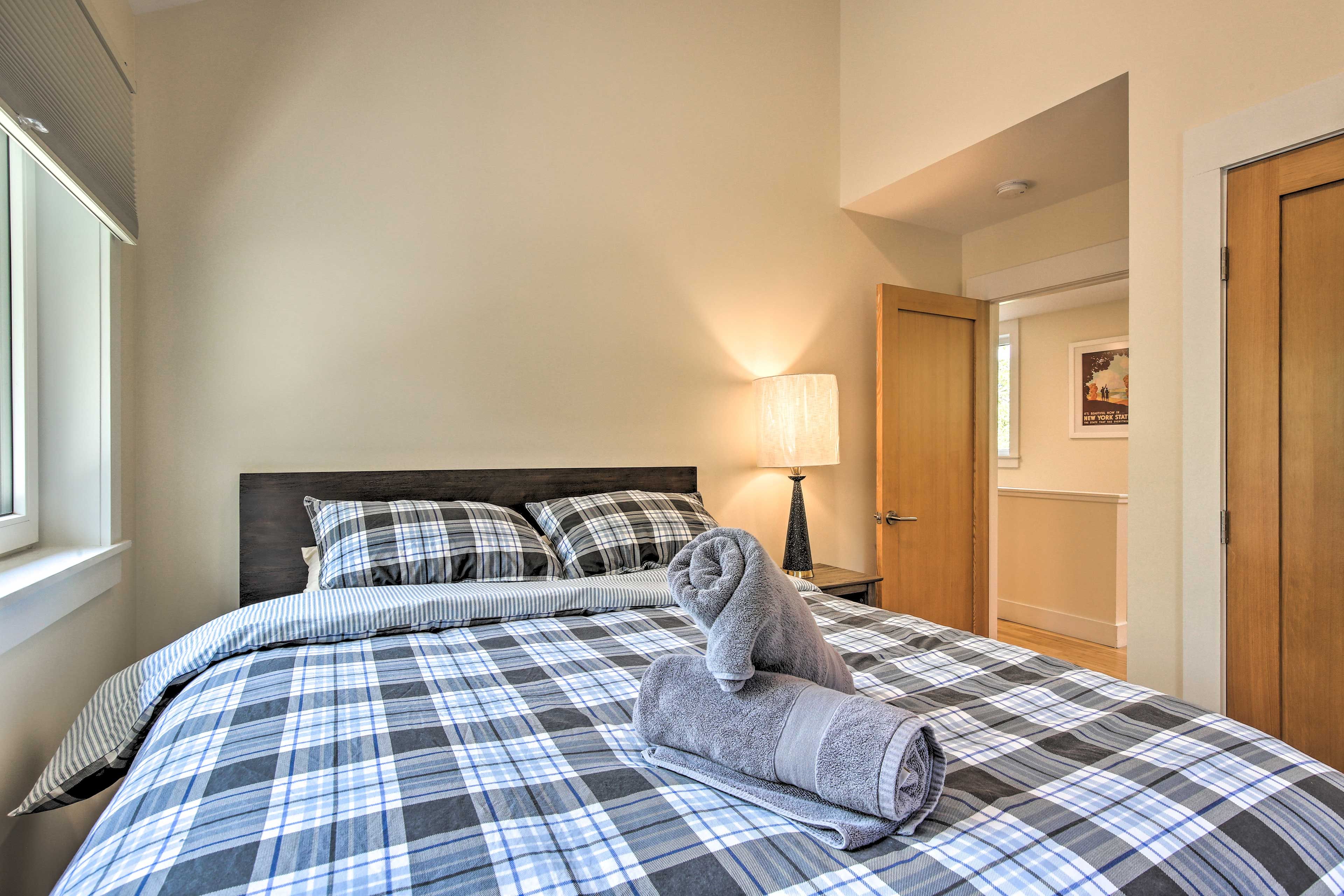 Bedroom 2 | Queen Bed | 2nd Floor