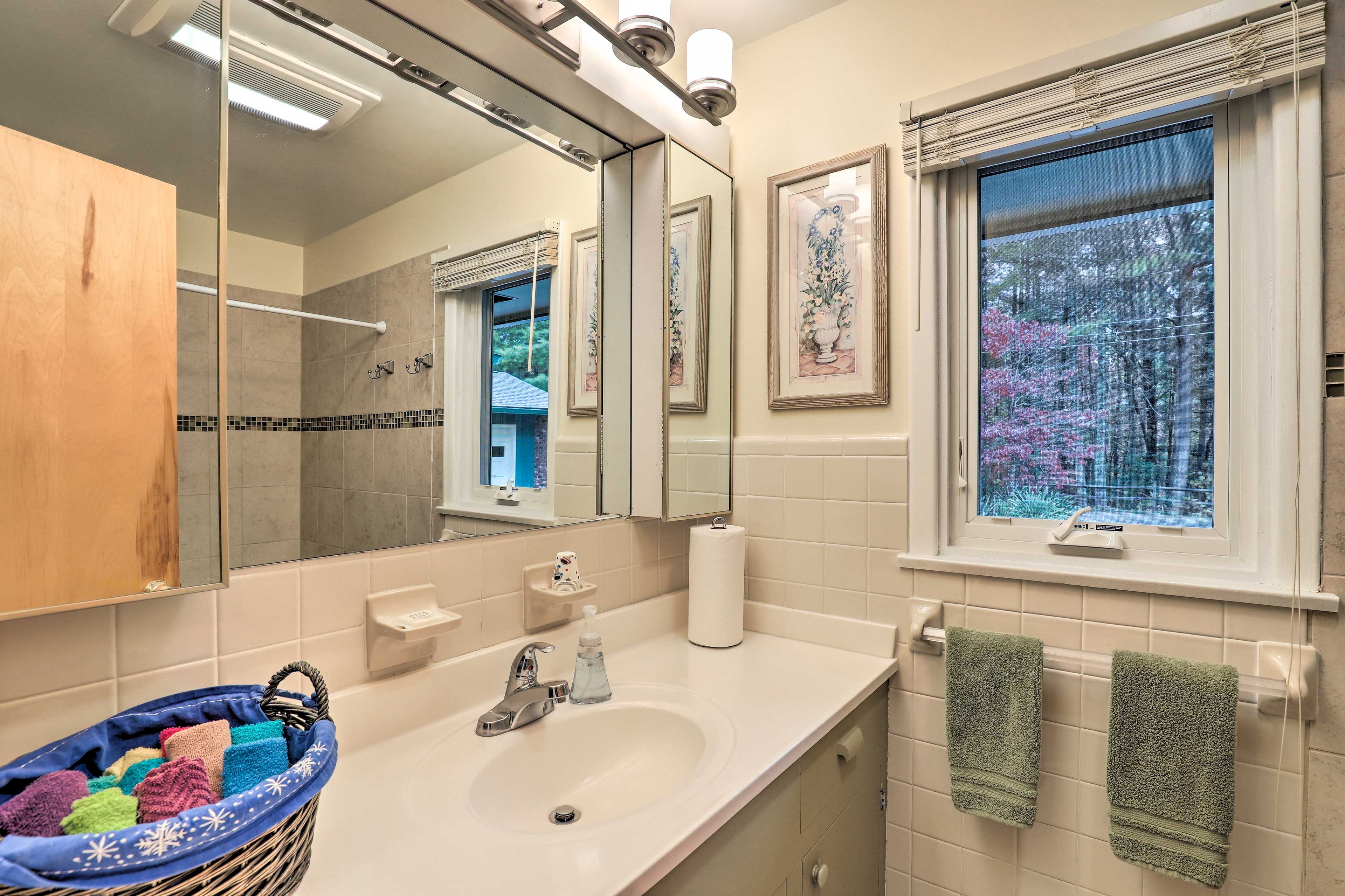 Full Bathroom | Grab Rails in Shower