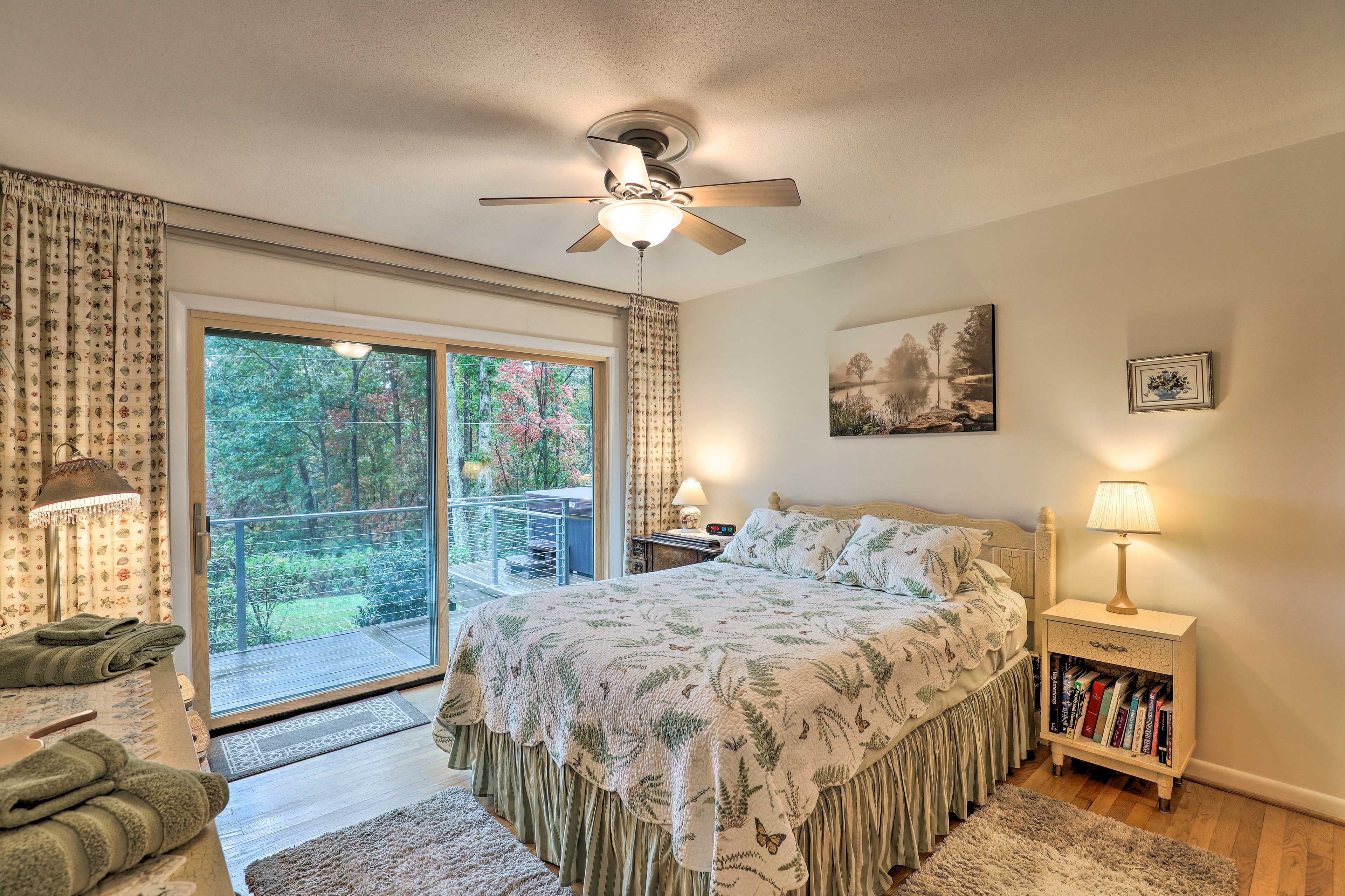 Bedroom 2 | Queen Bed