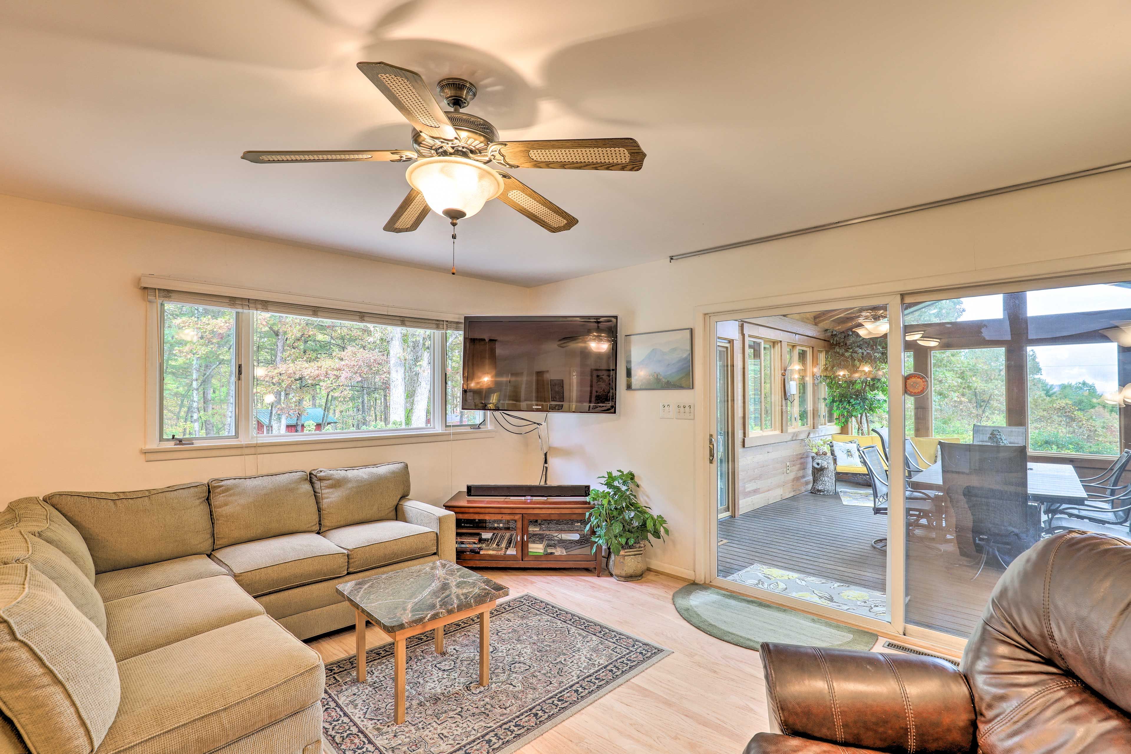 2nd Living Room