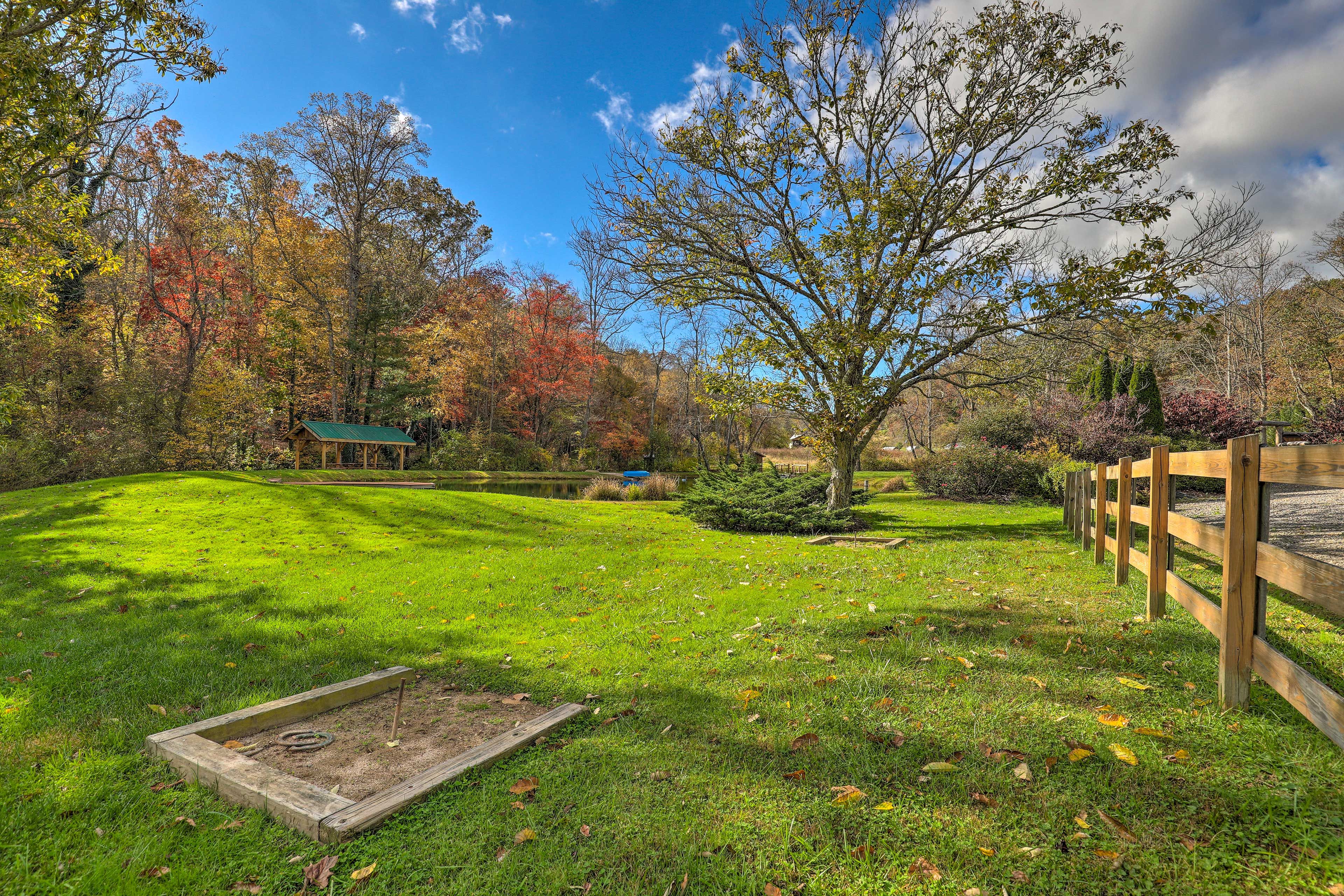 Horseshoes | Honey Bee Education On-Site