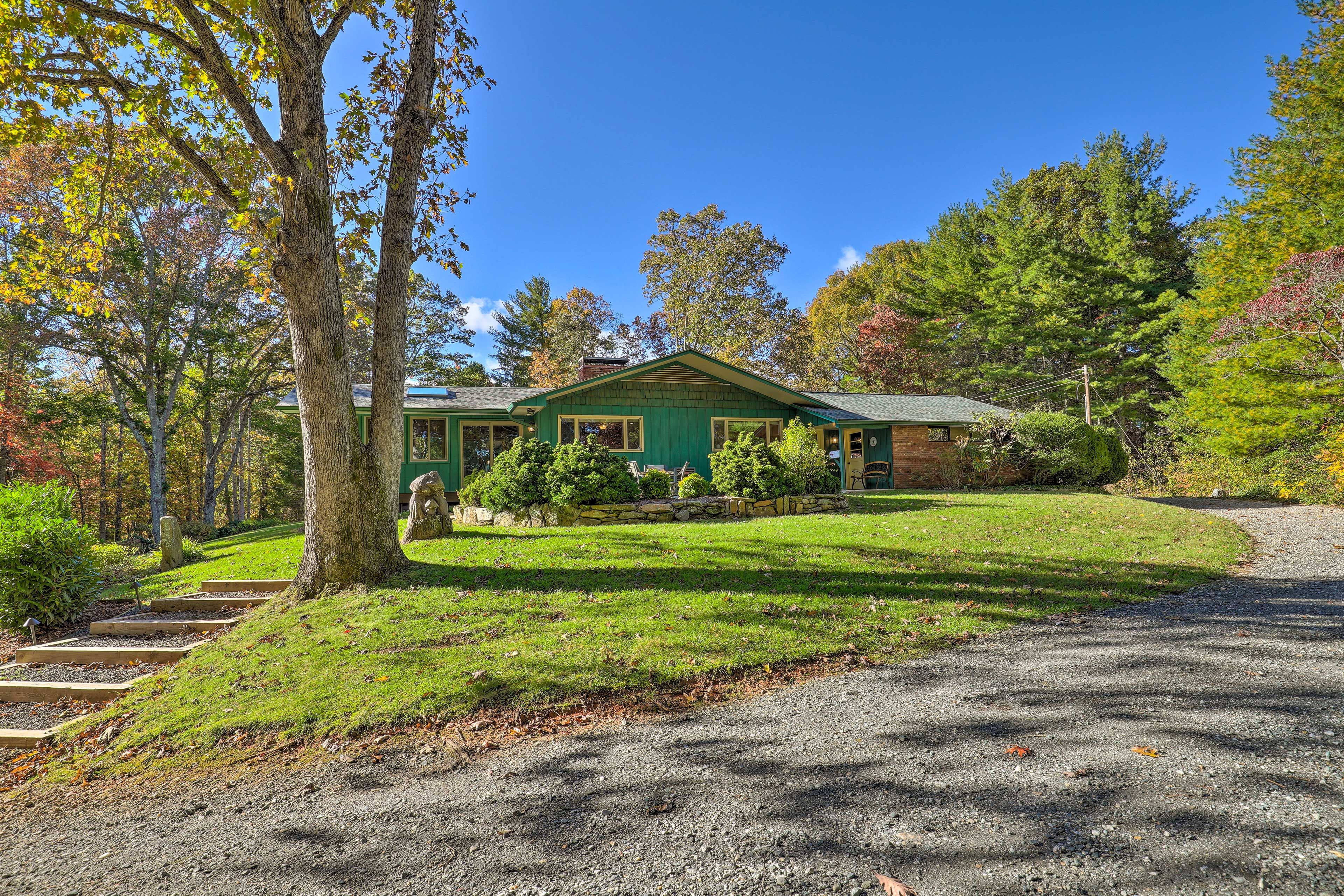Property Exterior | Driveway Parking (4 Vehicles) | RV Parking