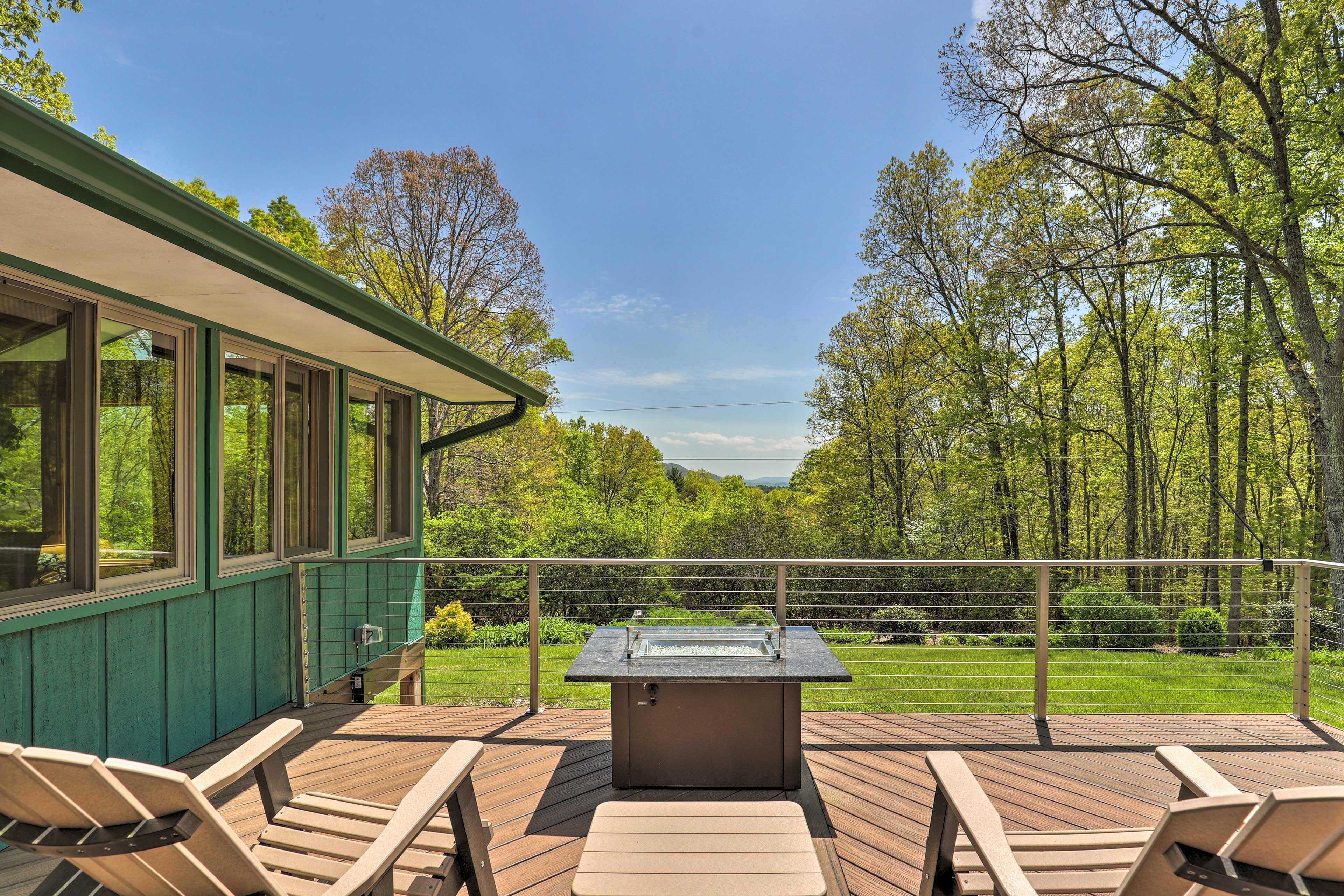 Deck | Gas Grill | Private Hot Tub