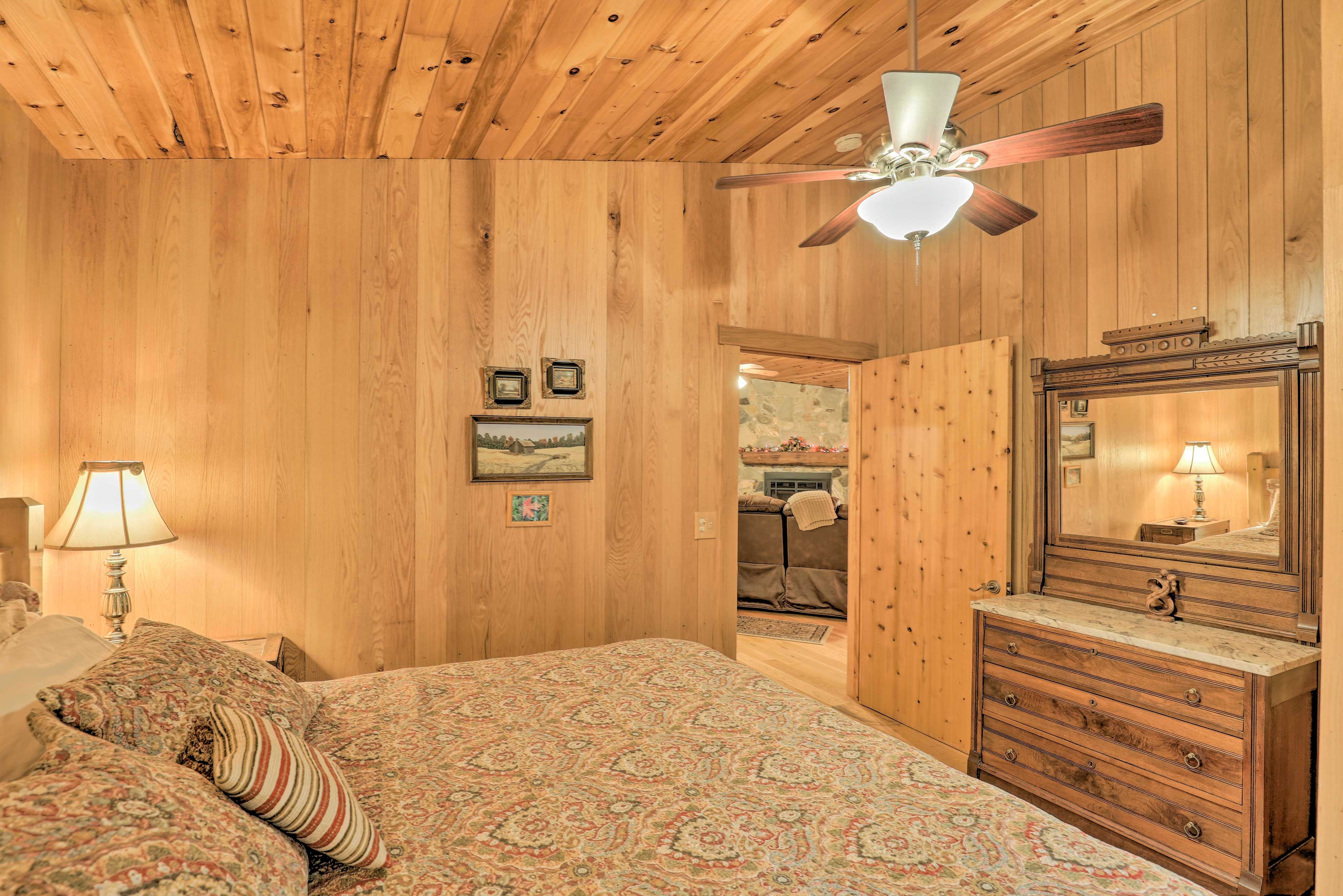 Bedroom | Linens Provided