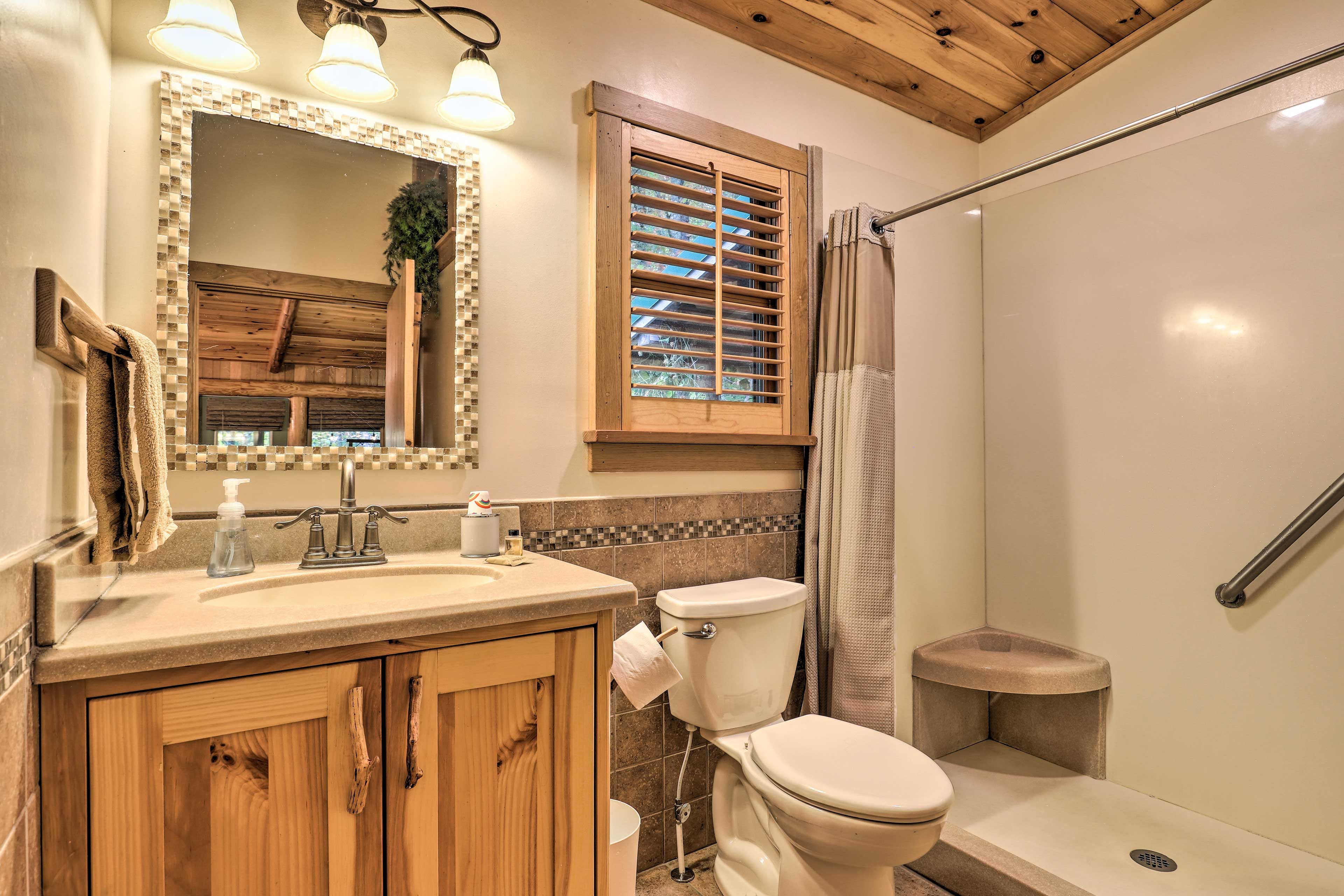 Full Bathroom | Complimentary Toiletries | Hair Dryer | Towels Provided