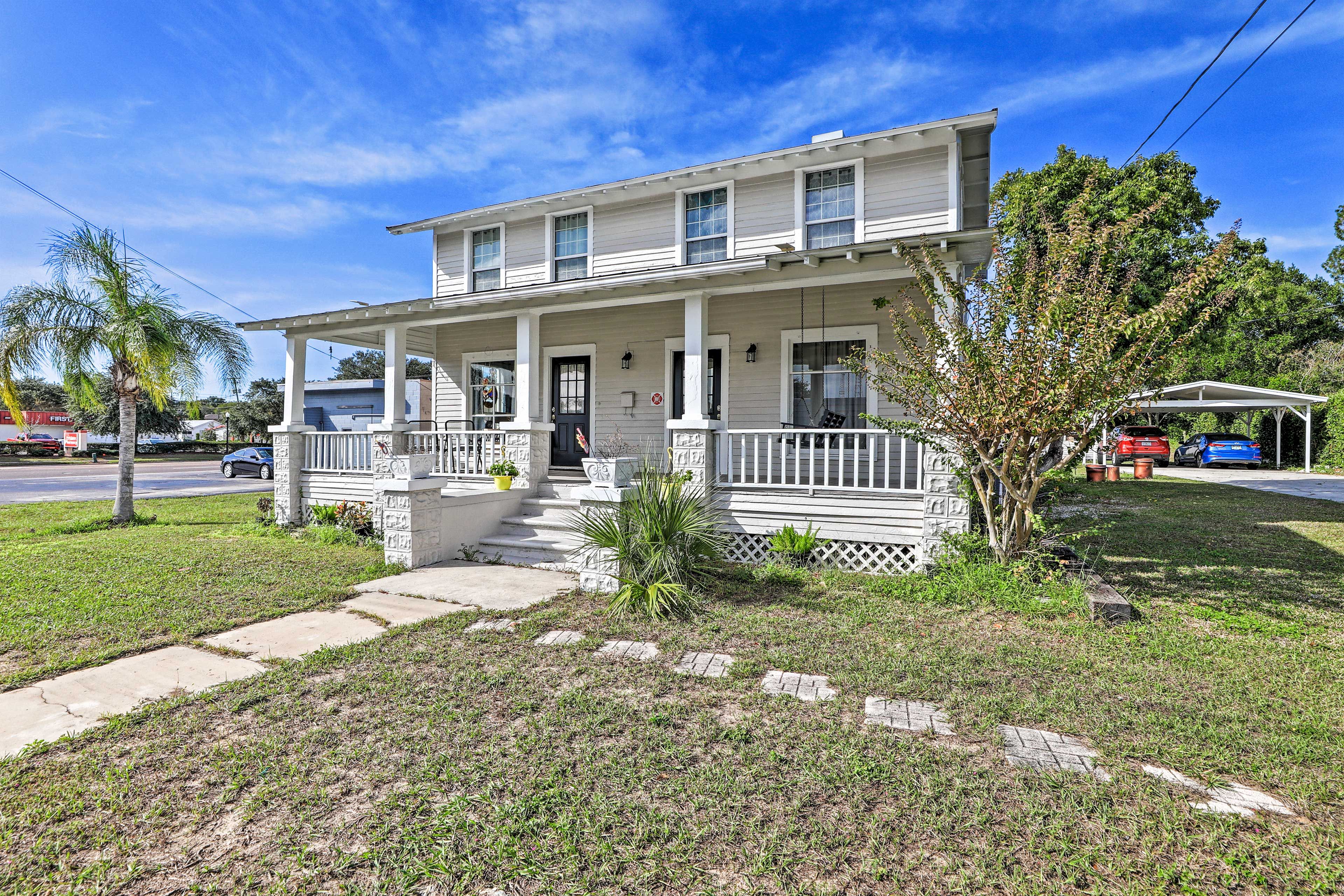 Front of House | Homeowners On-Site