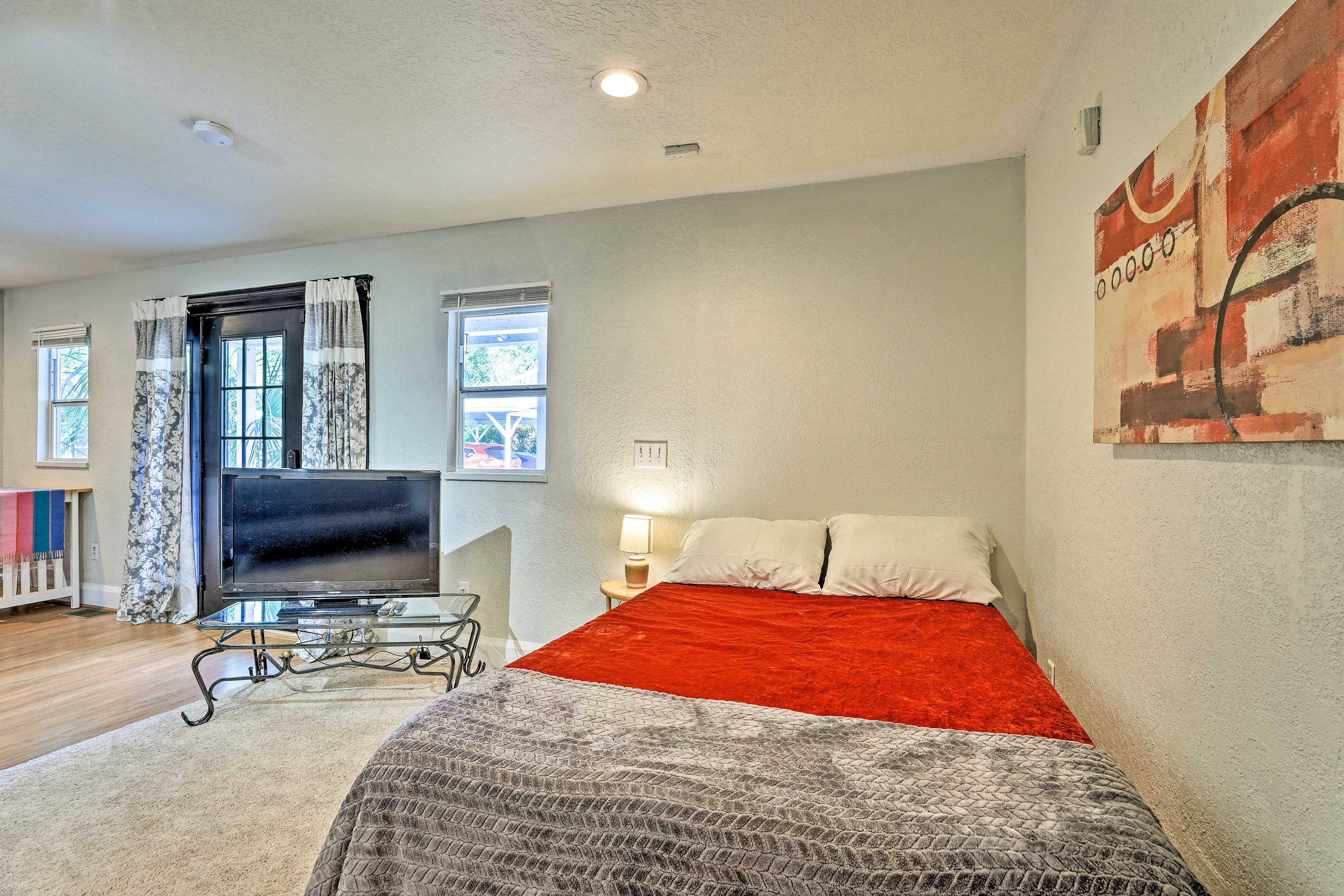Studio | Linens Provided