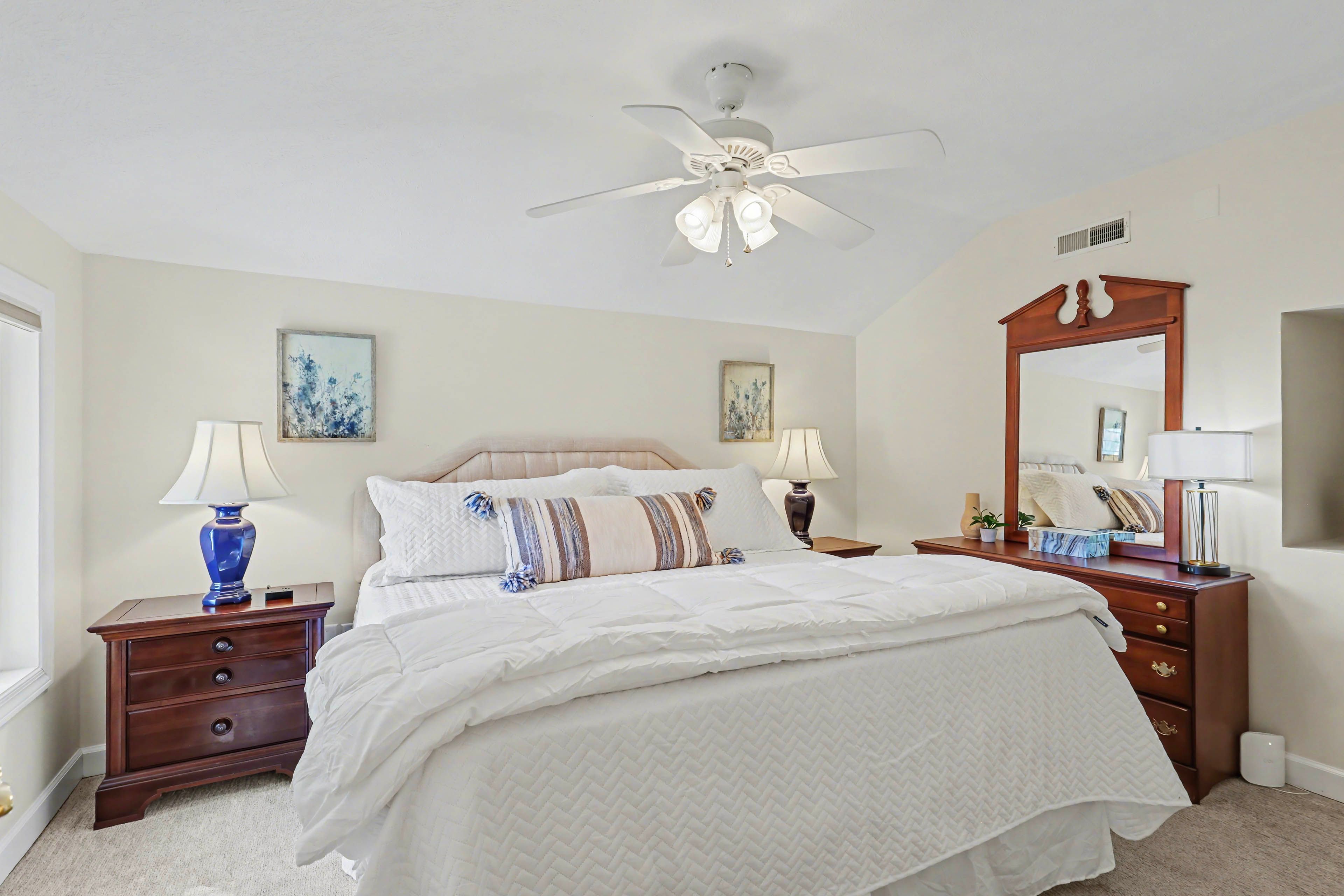 Bedroom 4 | Queen Bed | 2nd Floor