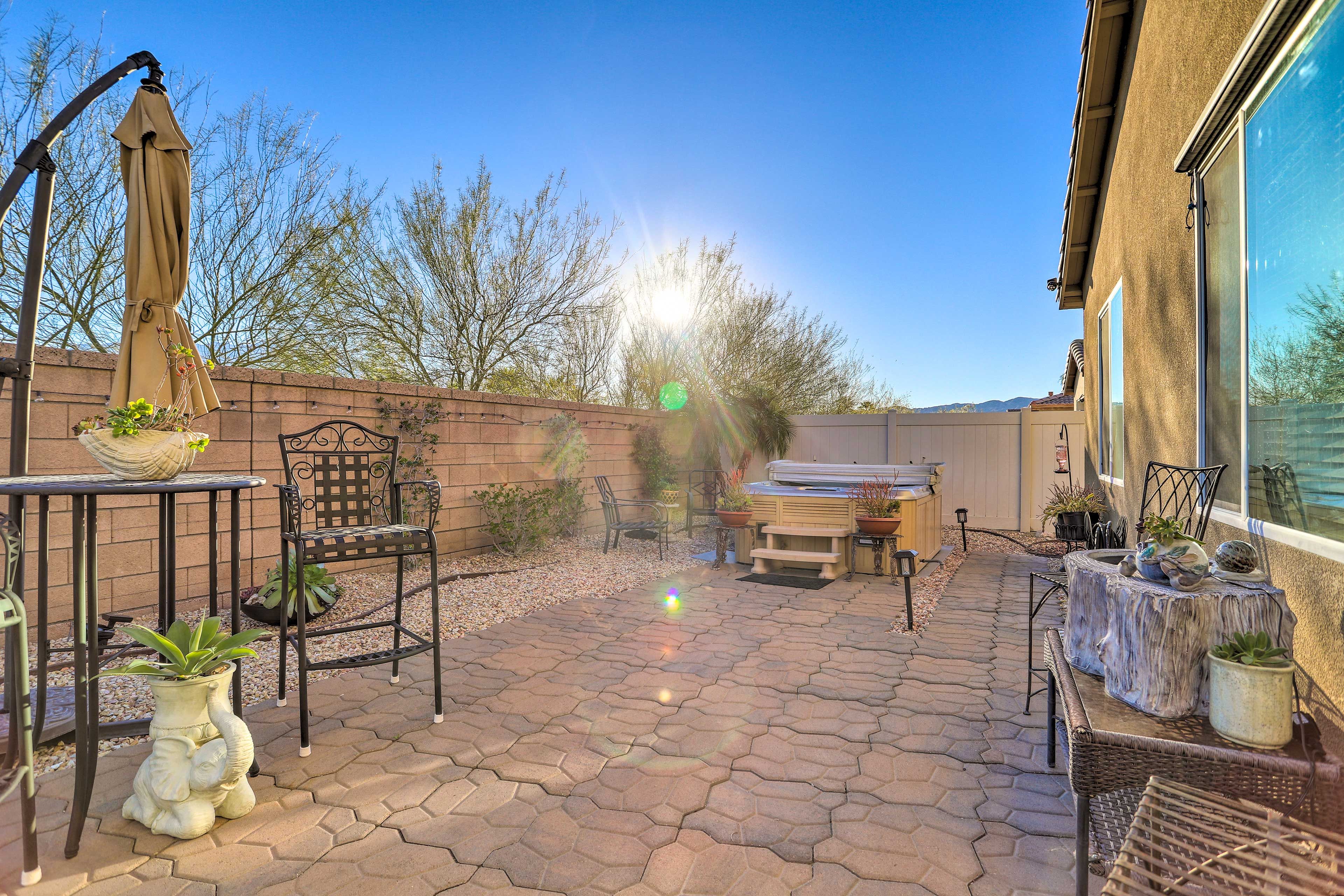 Fenced Yard | Lounge Furniture