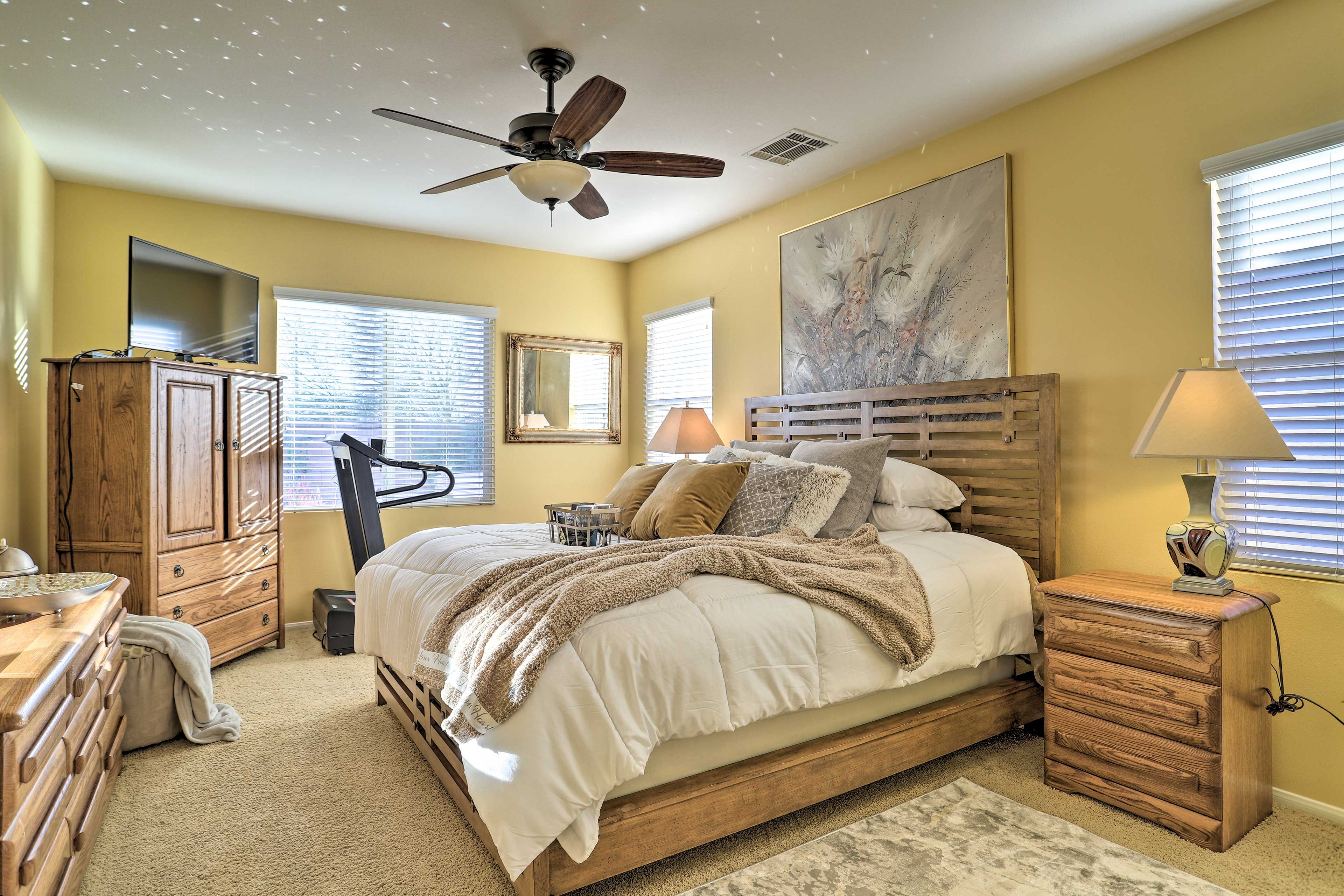 Bedroom 1 | King Bed