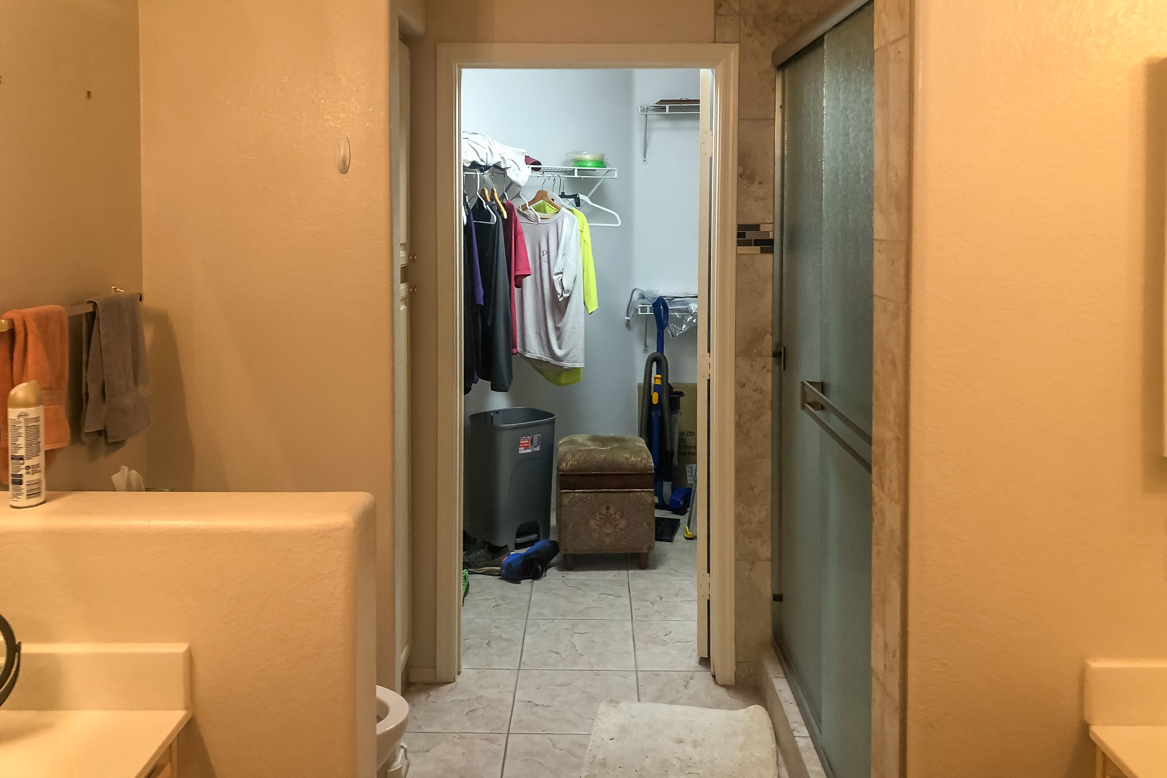 Full Bathroom | Walk-In Closet