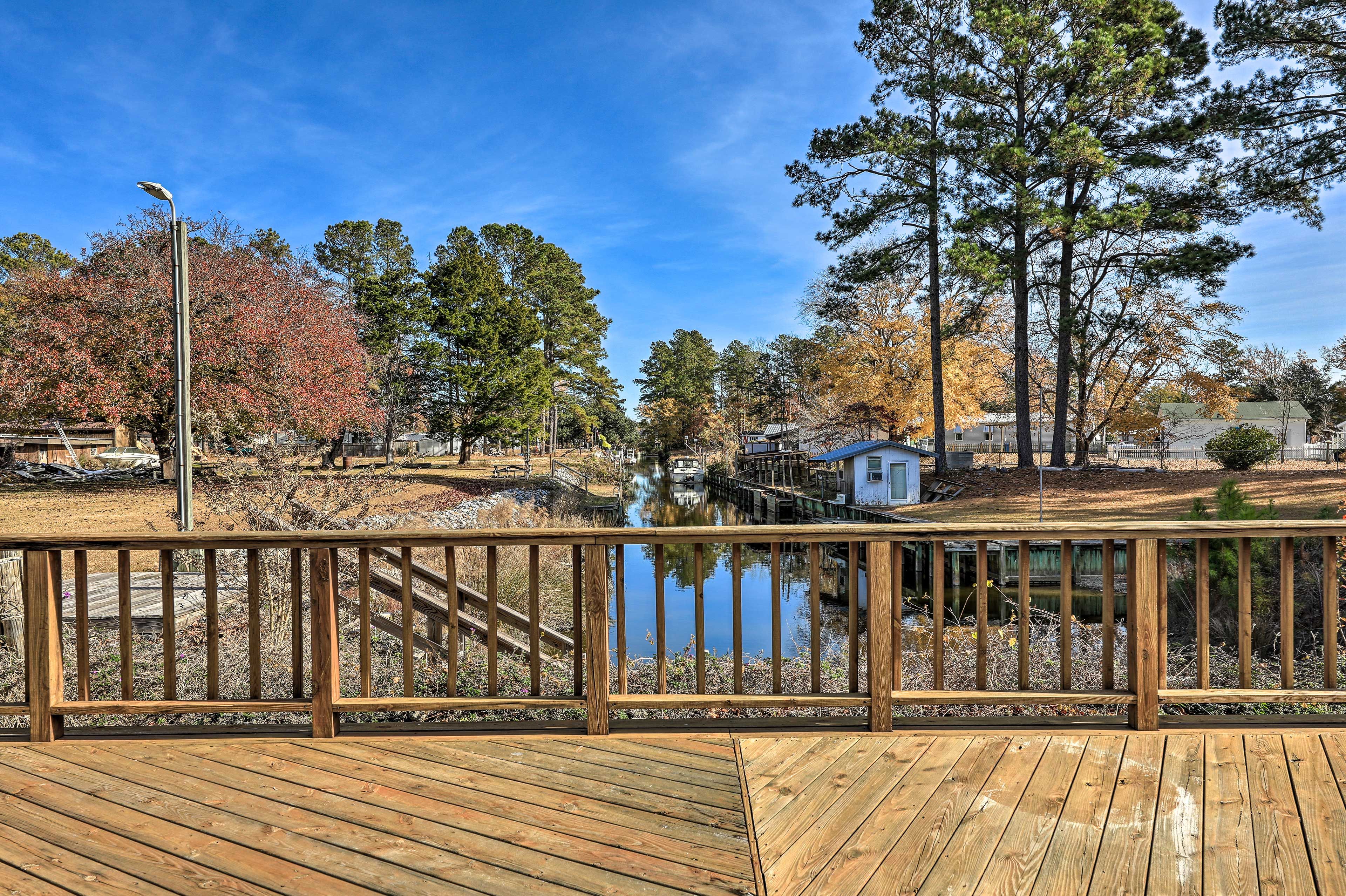 Wraparound Deck | Dawson Creek Views