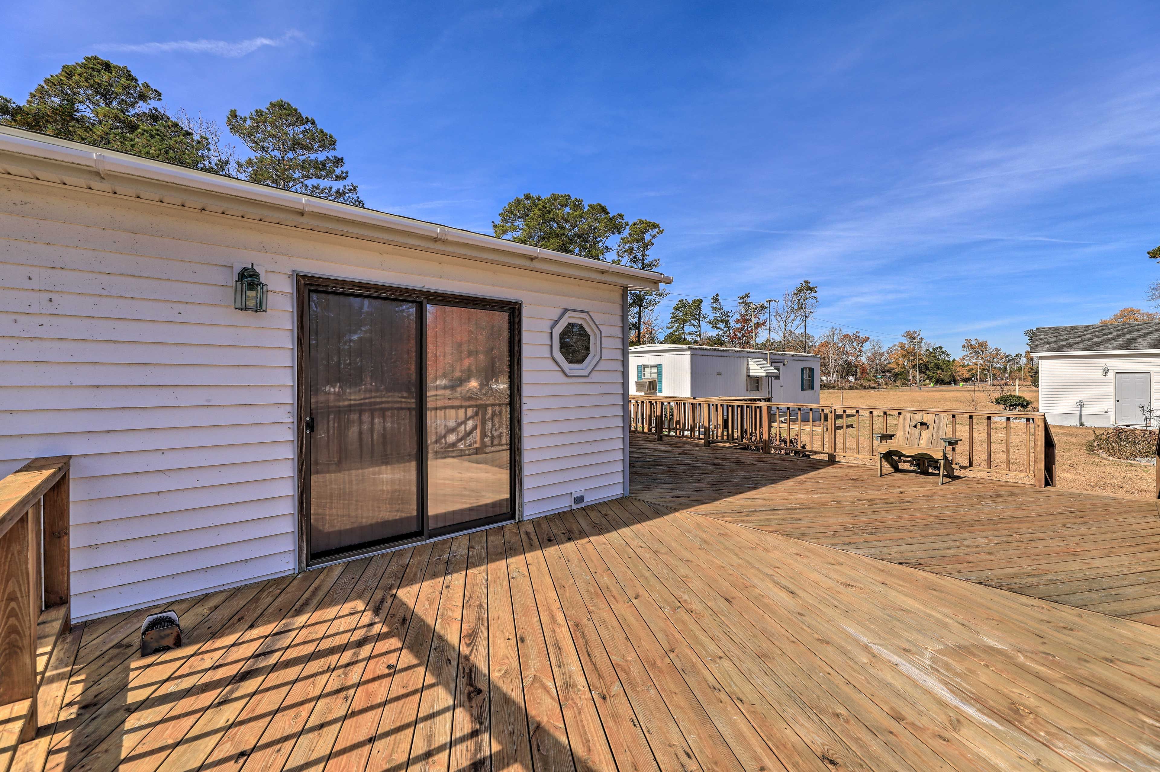 Wraparound Deck
