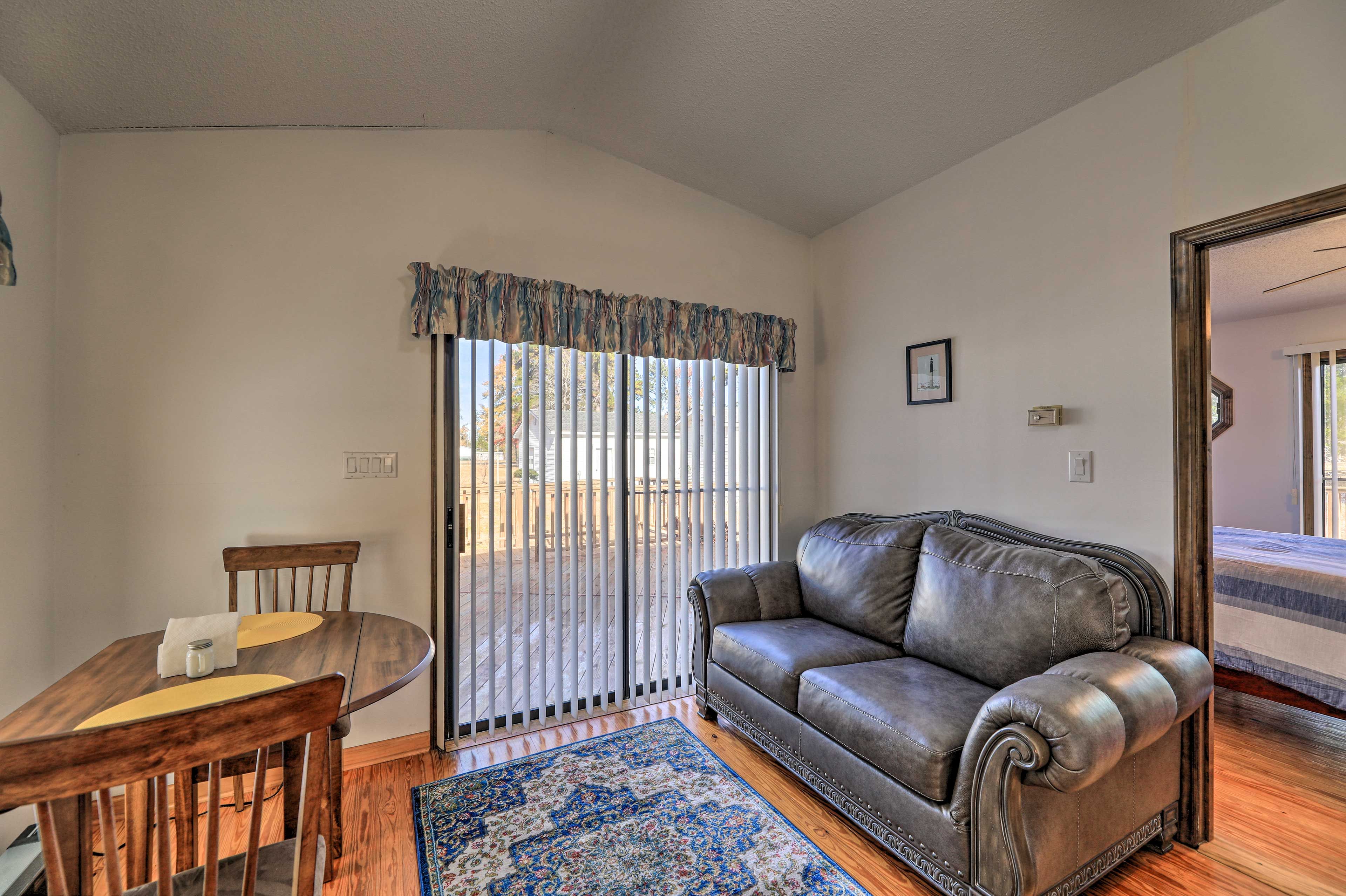 Living Room | Central A/C | Free WiFi